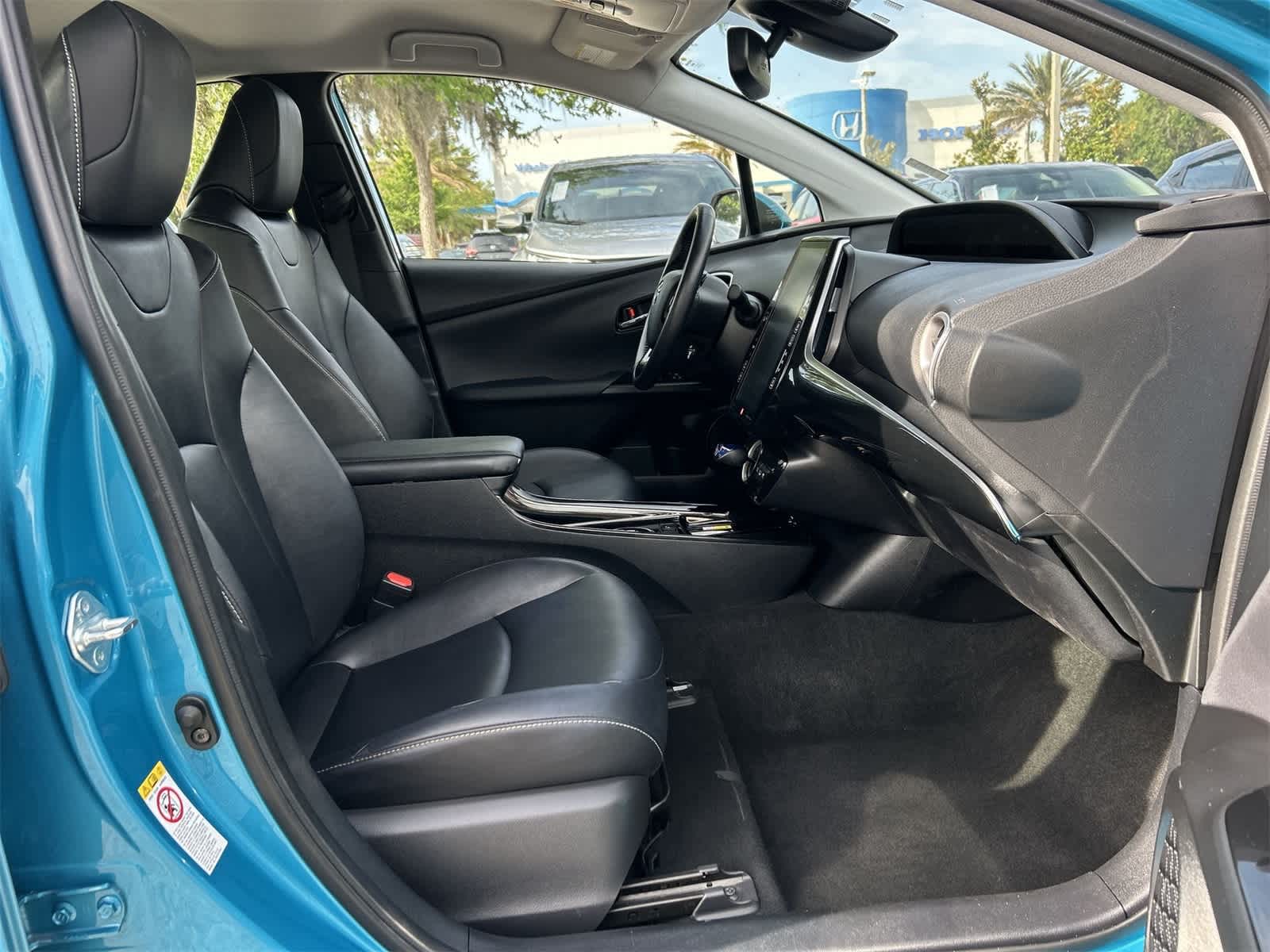 Thumbnail: 2022 Toyota Prius Prime - 17