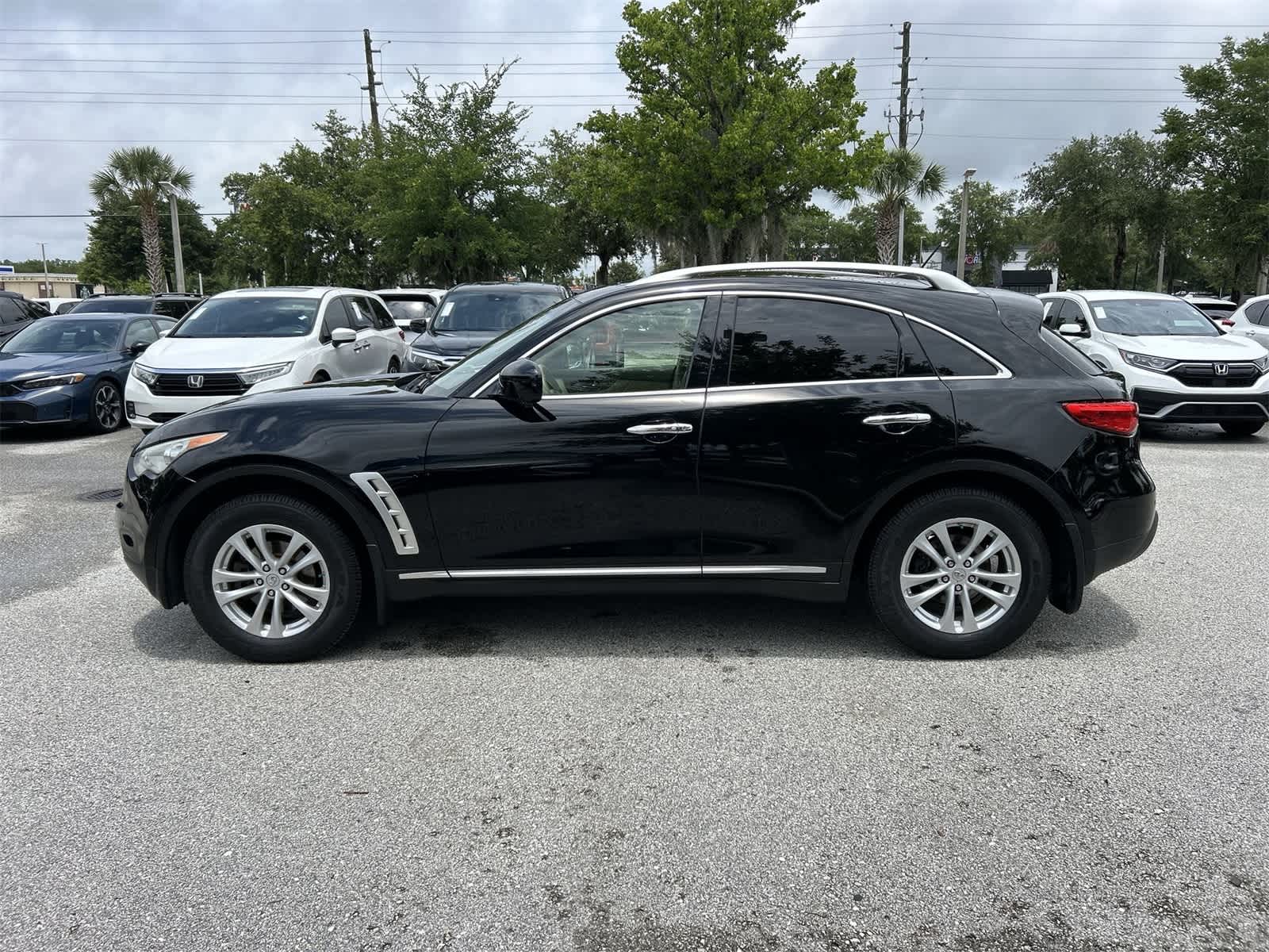 Thumbnail: 2010 INFINITI FX35 - 3
