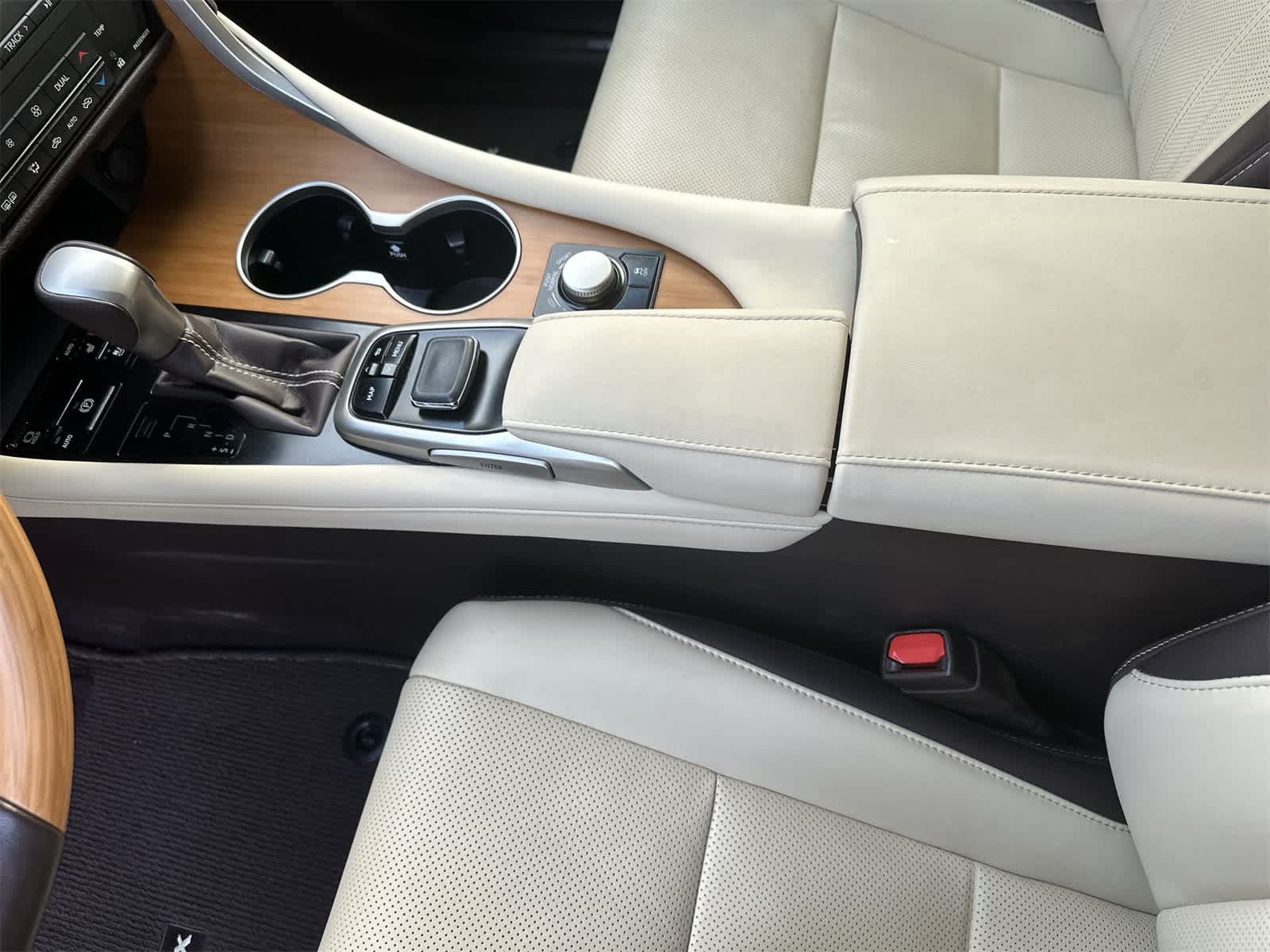 Thumbnail: 2018 Lexus RX - 19