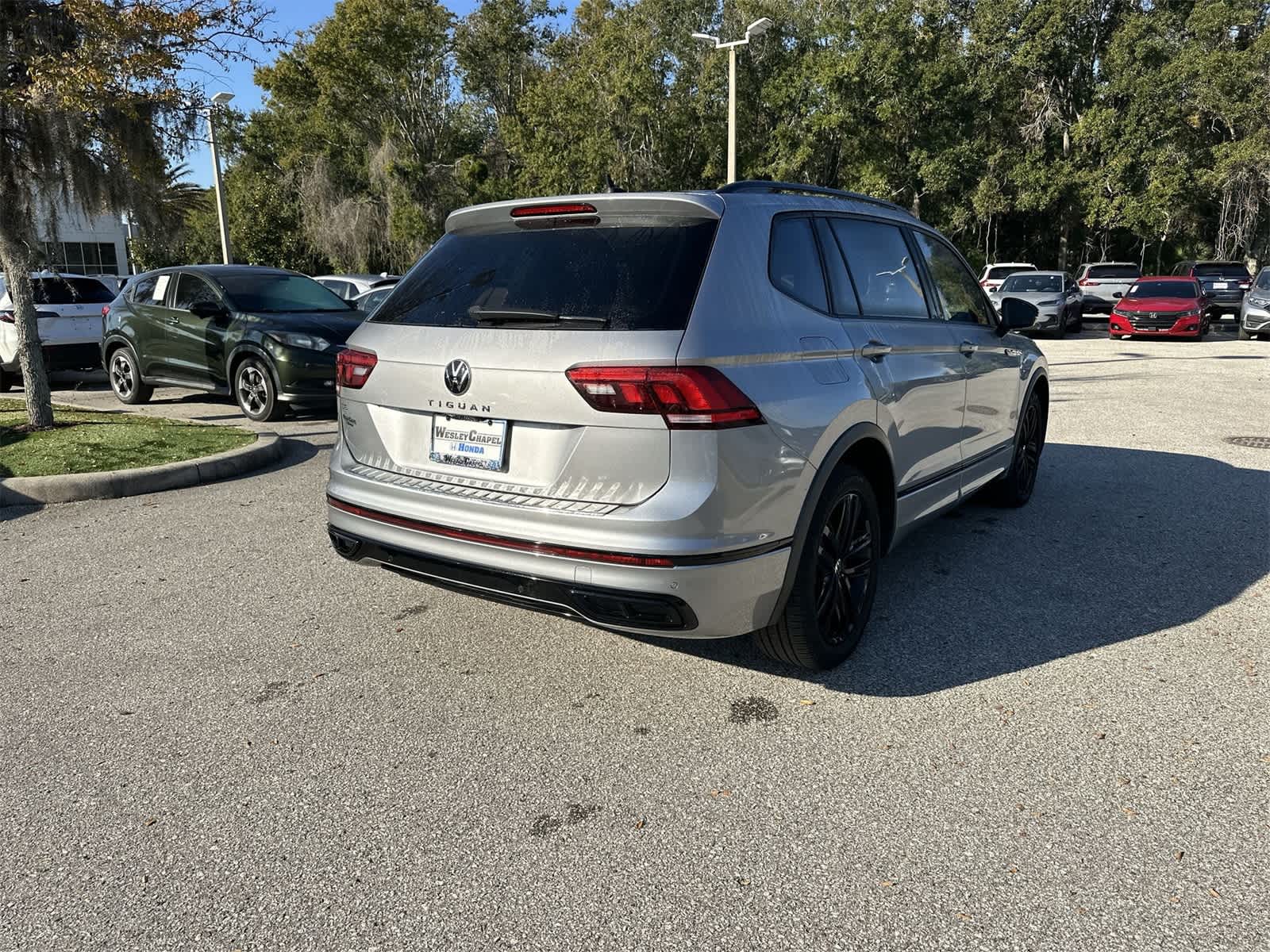 Thumbnail: 2022 Volkswagen Tiguan - 6