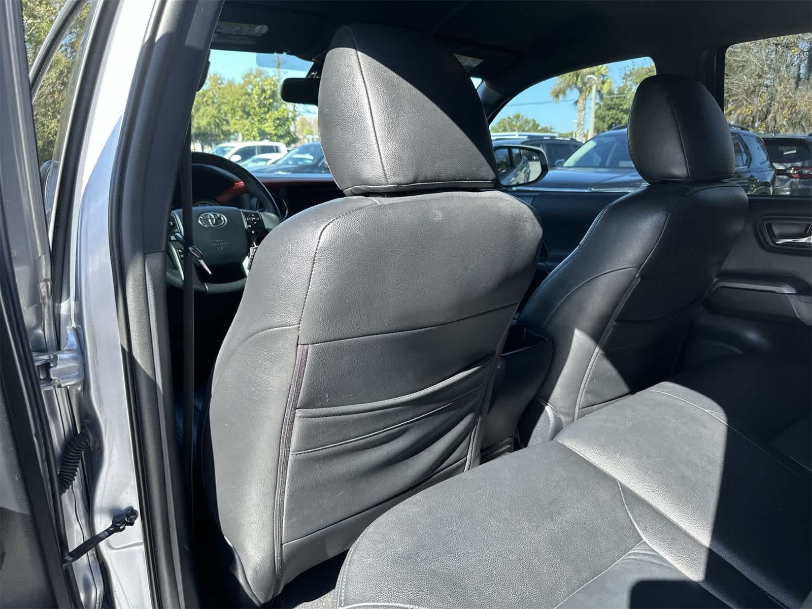 Thumbnail: 2018 Toyota Tacoma - 16