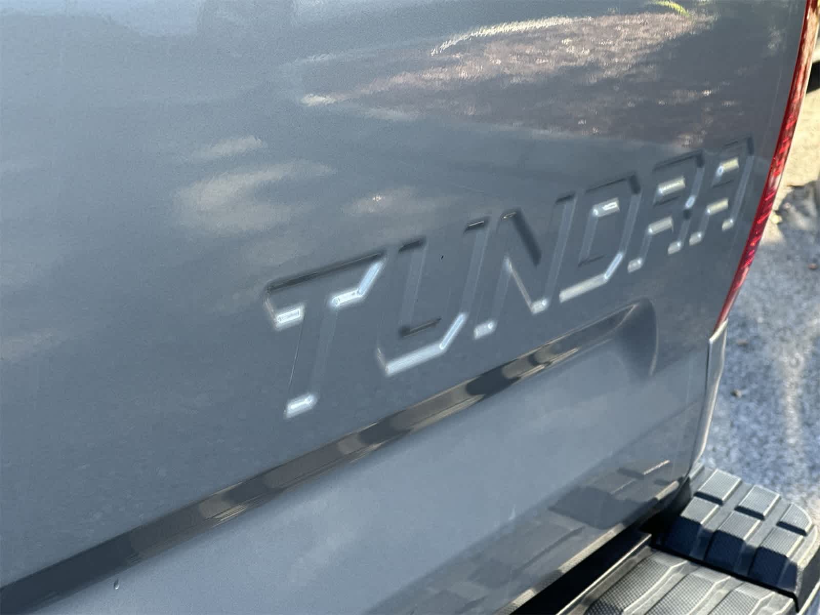 Thumbnail: 2015 Toyota Tundra - 11