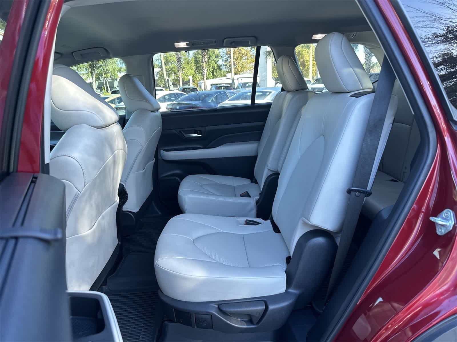 Thumbnail: 2024 Toyota Grand Highlander - 17