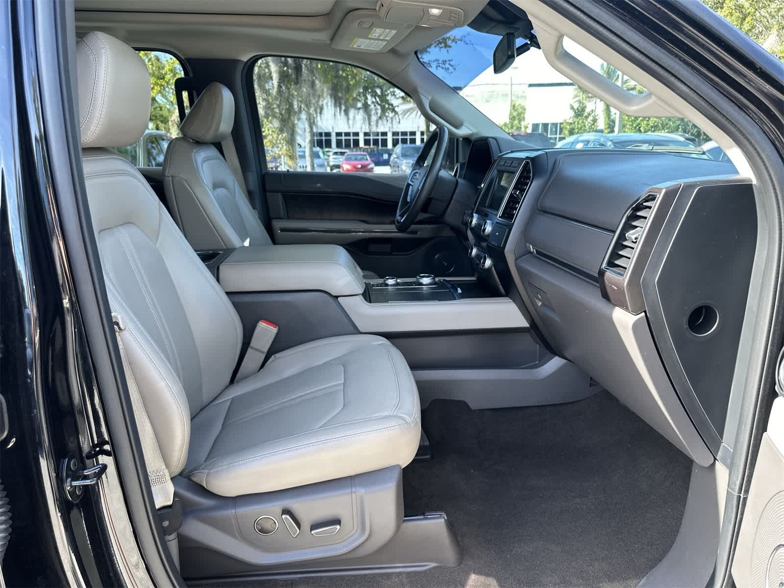Thumbnail: 2021 Ford Expedition MAX - 17