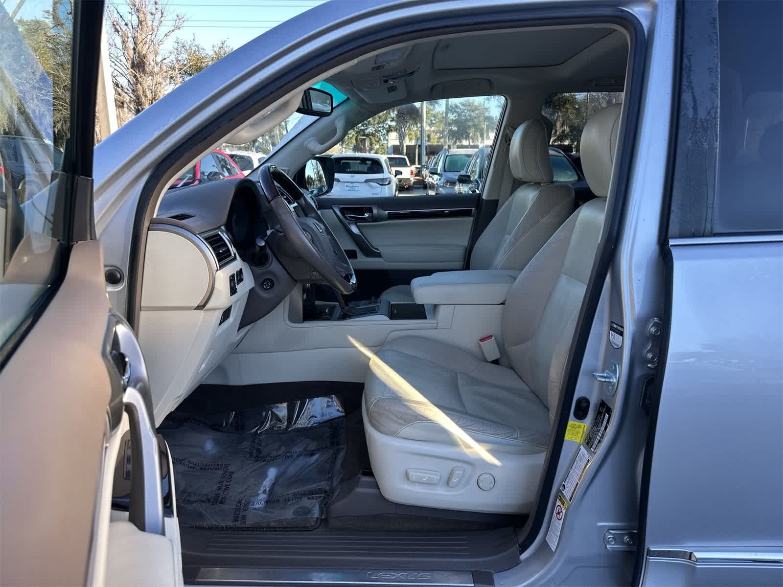 Thumbnail: 2015 Lexus GX - 2