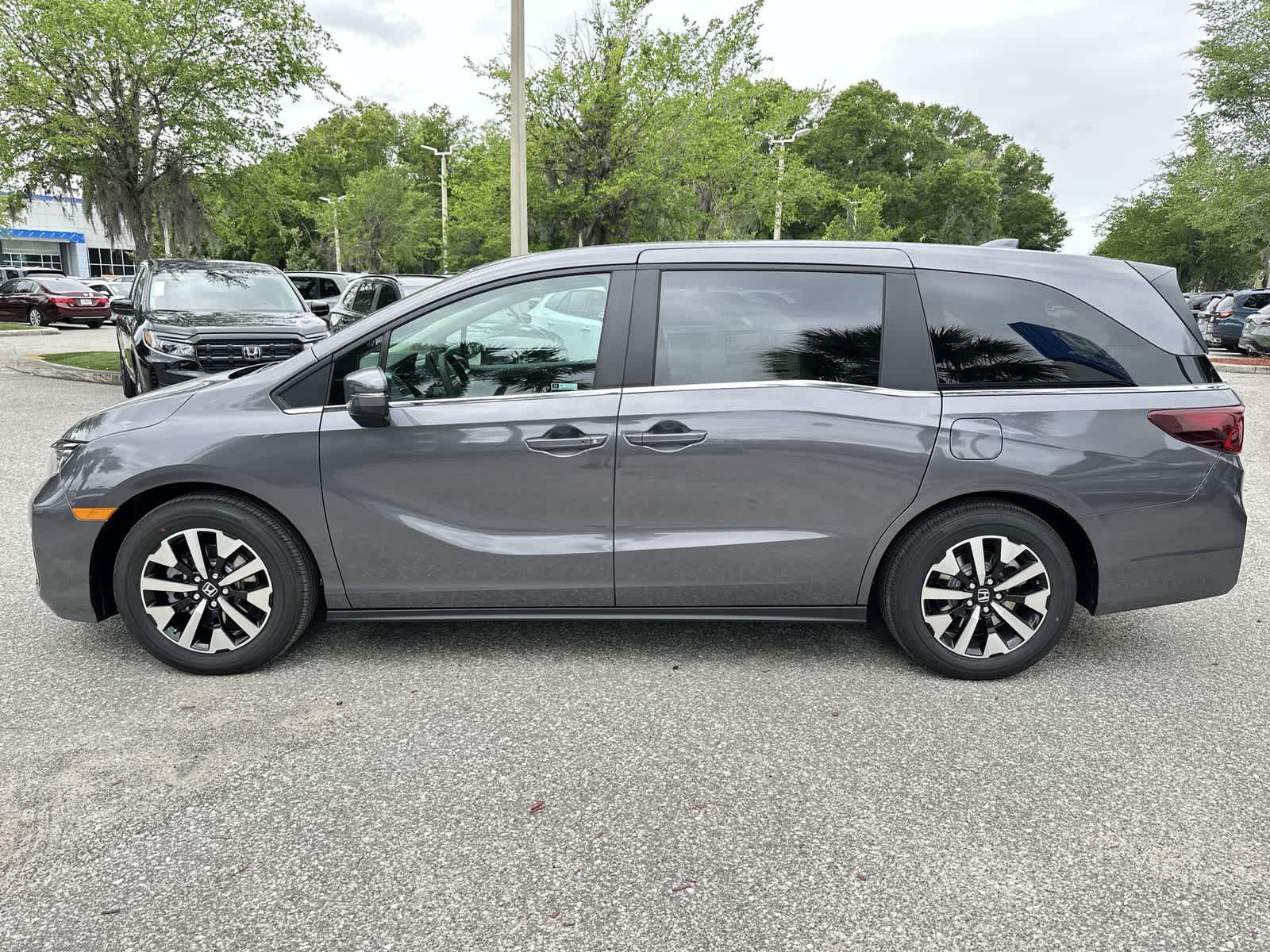 Thumbnail: 2026 Honda Odyssey - 3