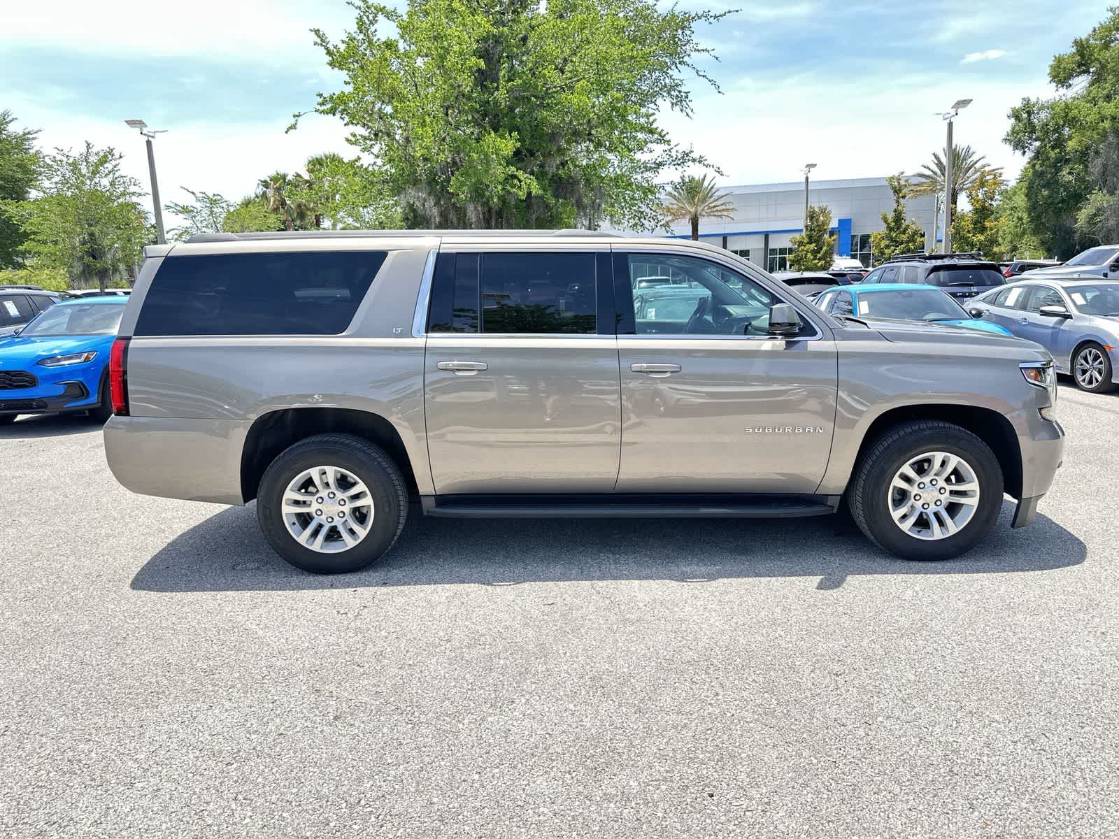 Thumbnail: 2017 Chevrolet Suburban - 7