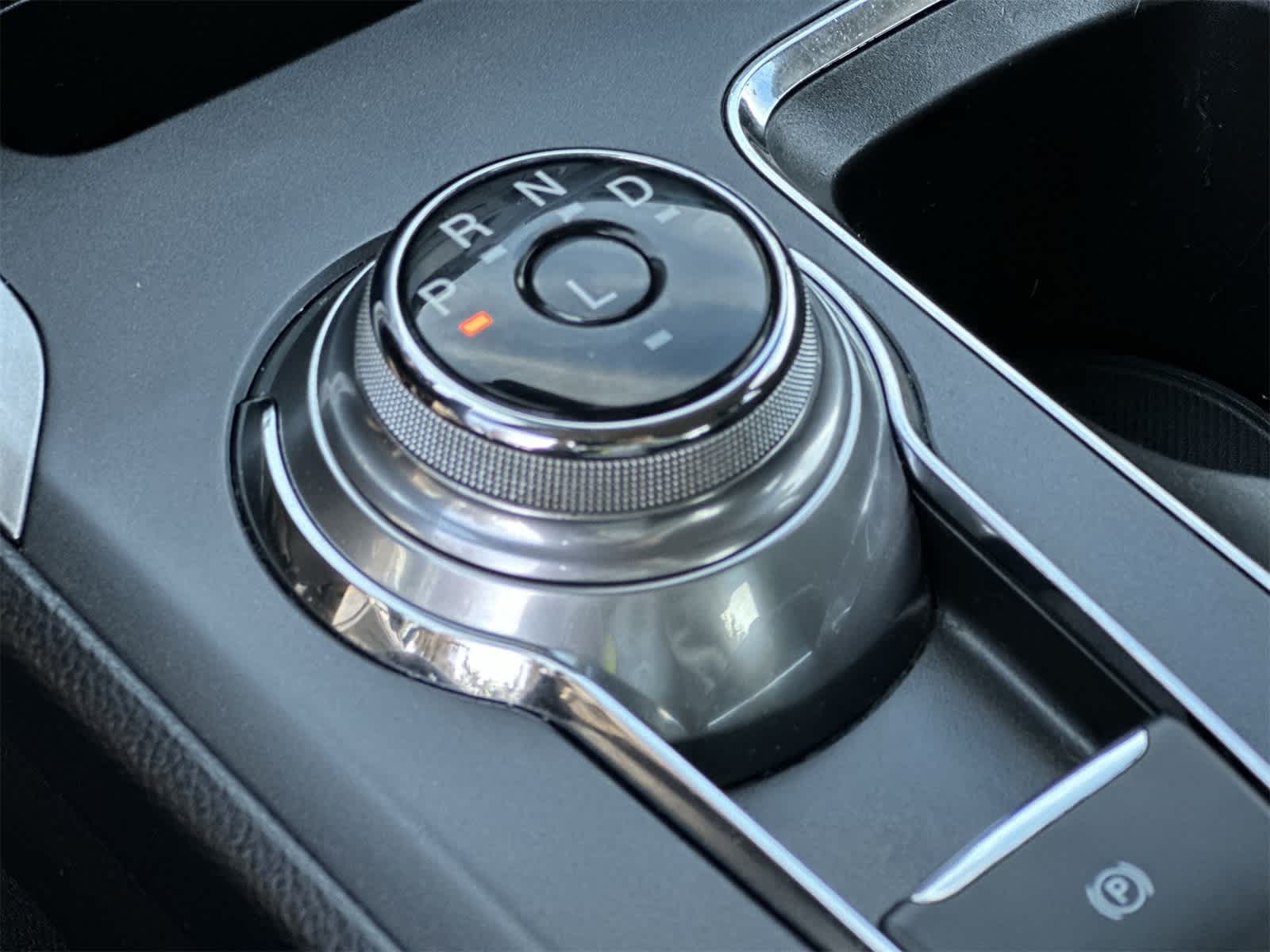 Thumbnail: 2020 Ford Fusion - 21