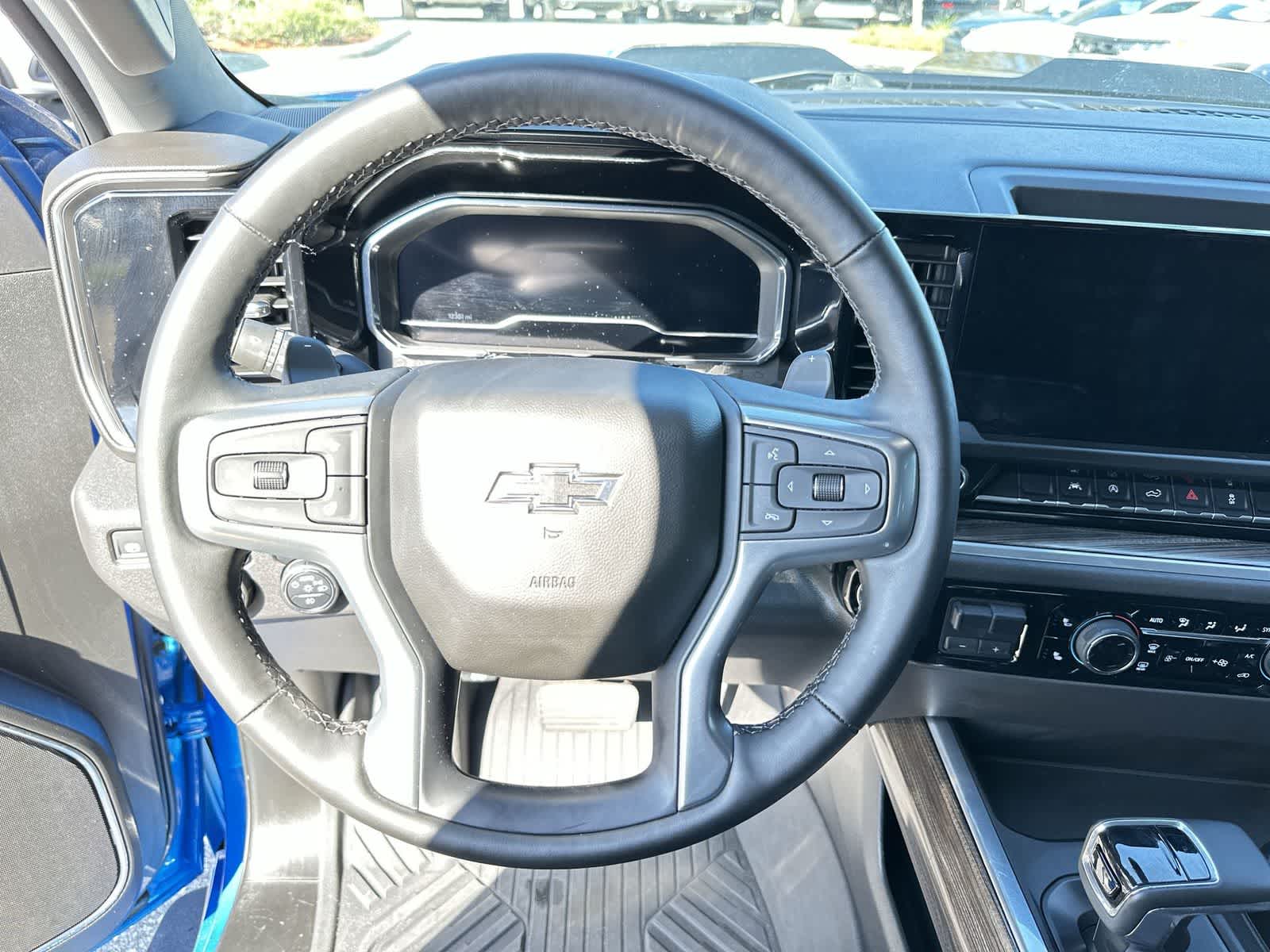 Thumbnail: 2025 Chevrolet Silverado 1500 - 18