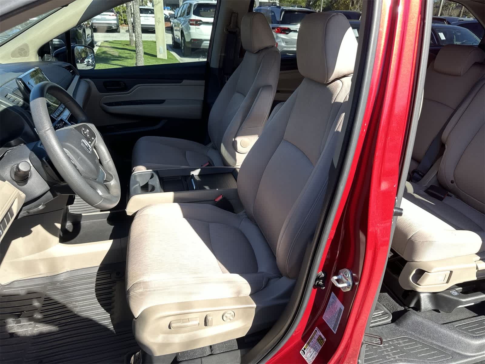 Thumbnail: 2023 Honda Odyssey - 23