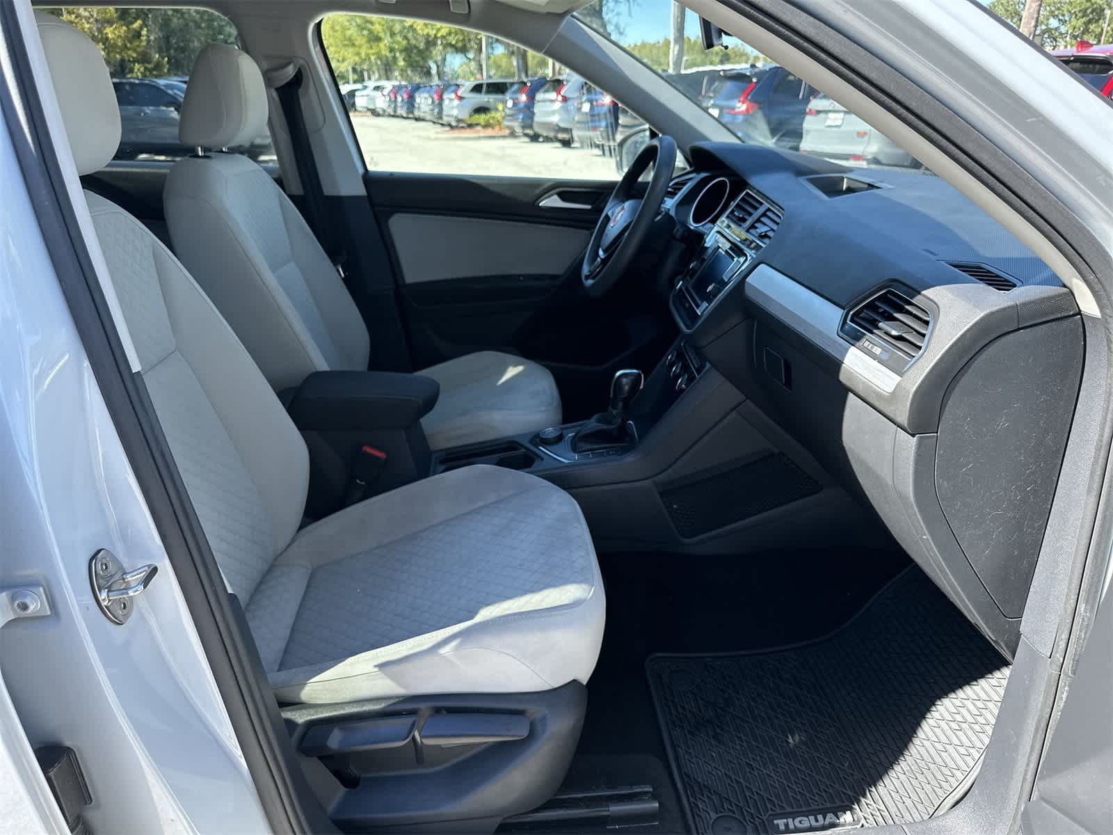 Thumbnail: 2019 Volkswagen Tiguan - 17