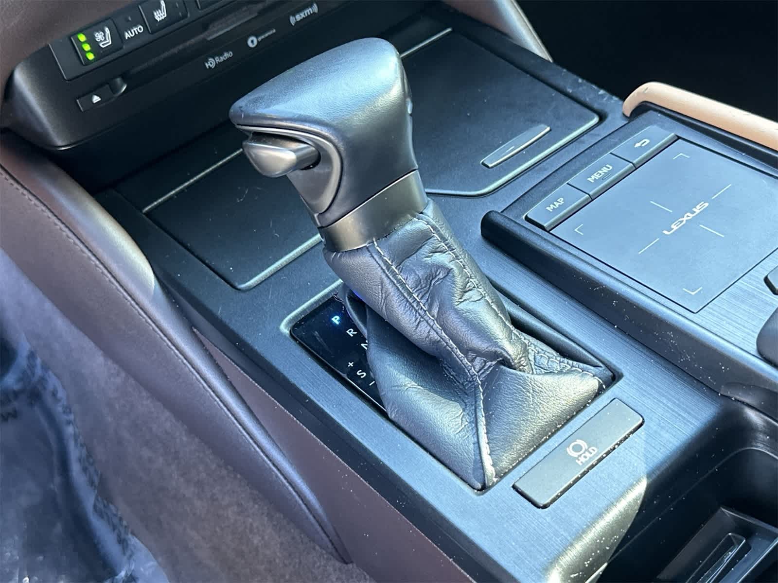 Thumbnail: 2021 Lexus ES - 21