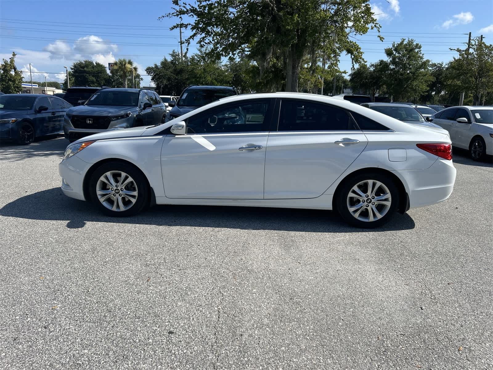Thumbnail: 2013 Hyundai Sonata - 3