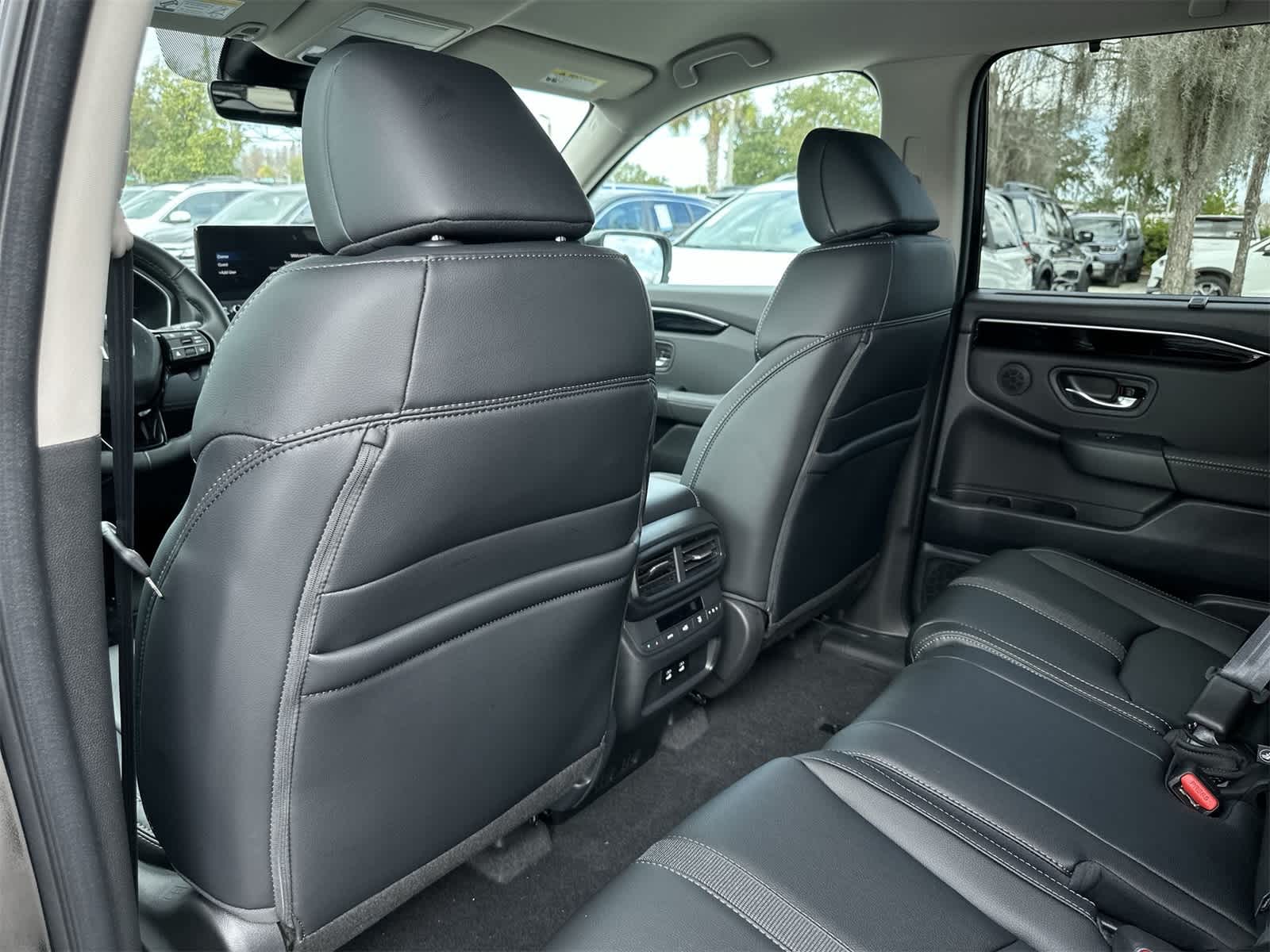 Thumbnail: 2026 Honda Pilot - 14