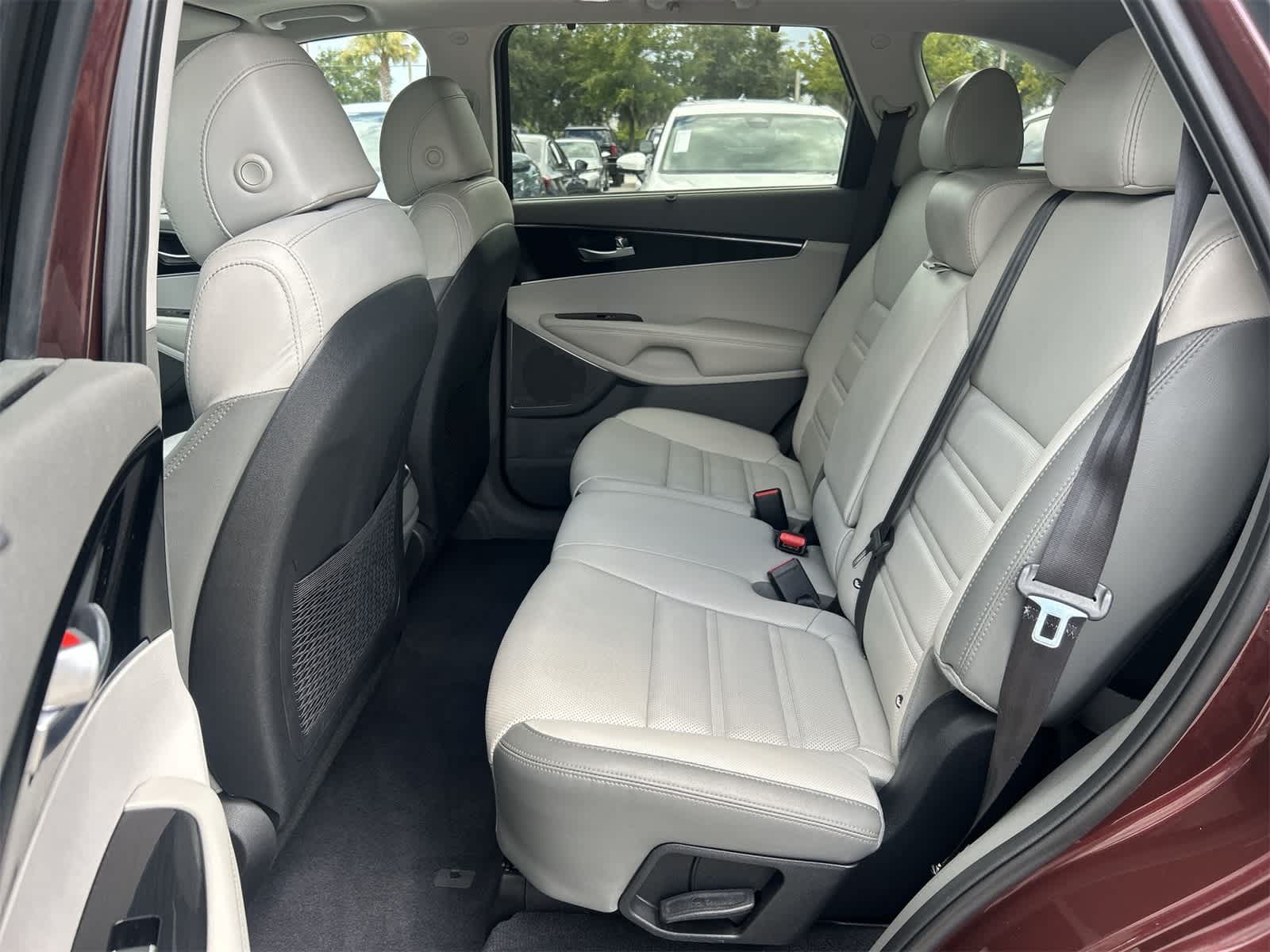 Thumbnail: 2017 Kia Sorento - 15