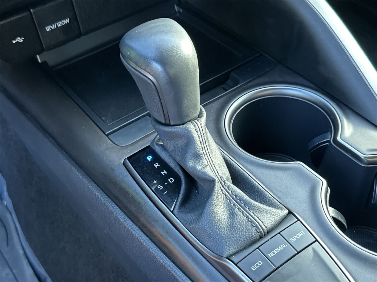 Thumbnail: 2023 Toyota Camry - 21