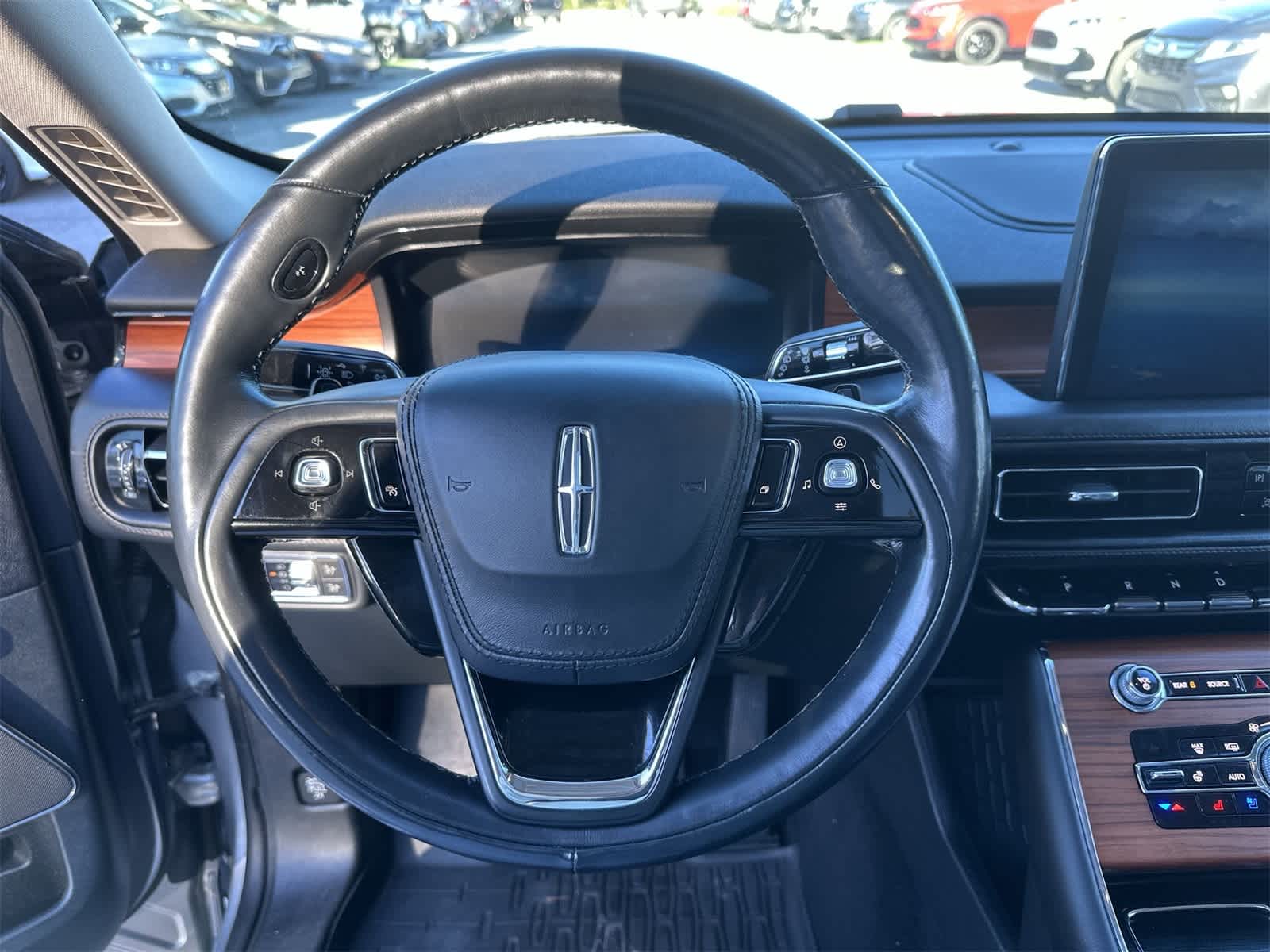 Thumbnail: 2020 Lincoln Aviator - 17