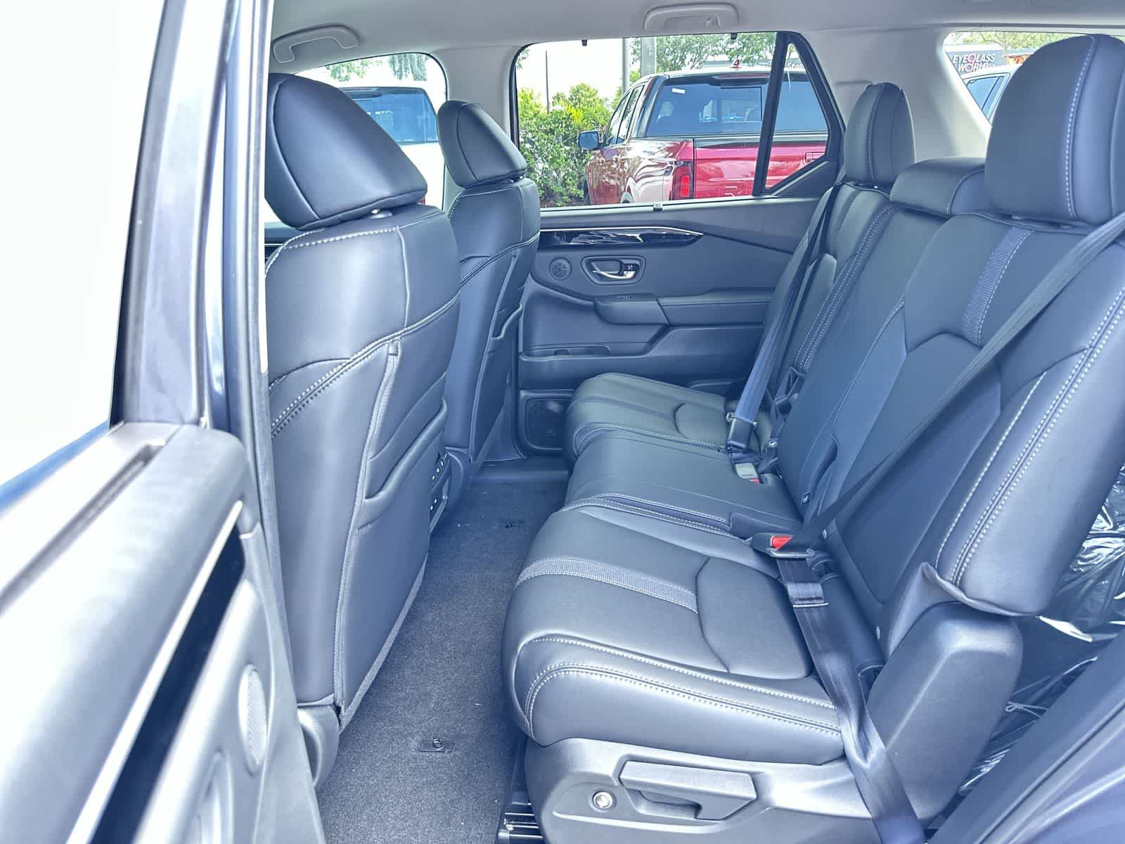 Thumbnail: 2026 Honda Pilot - 15