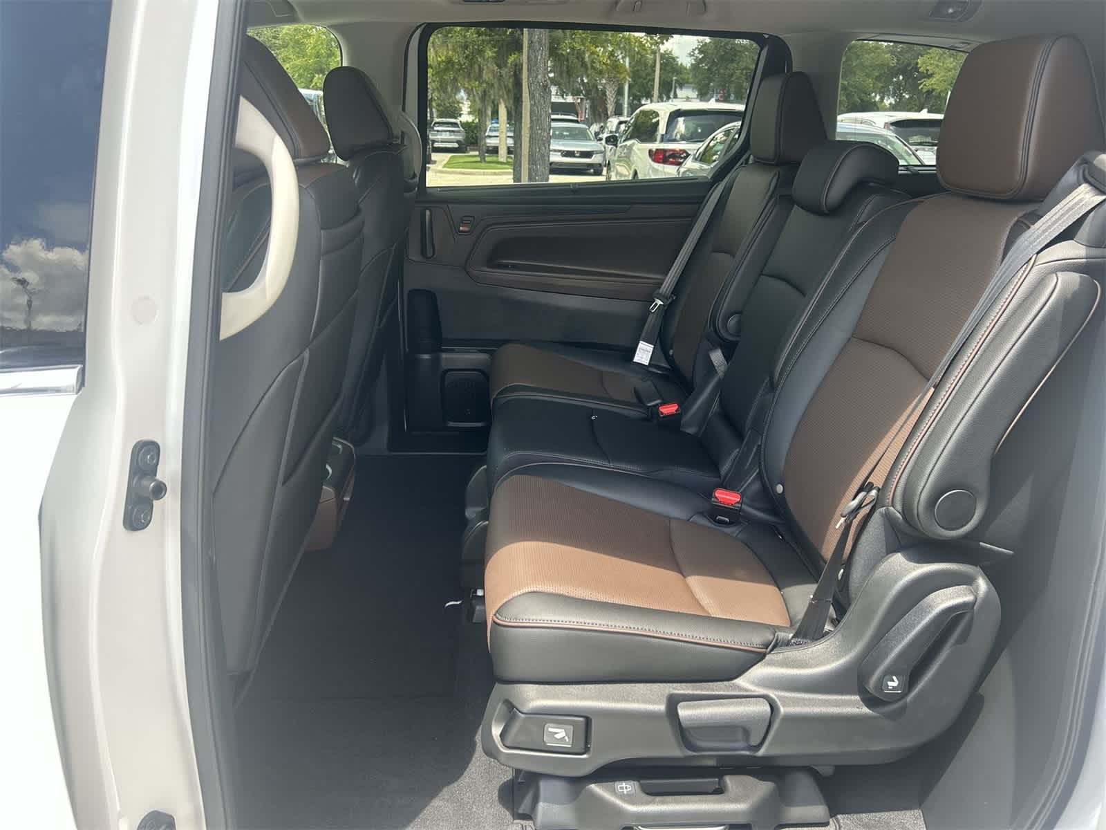Thumbnail: 2026 Honda Odyssey - 15
