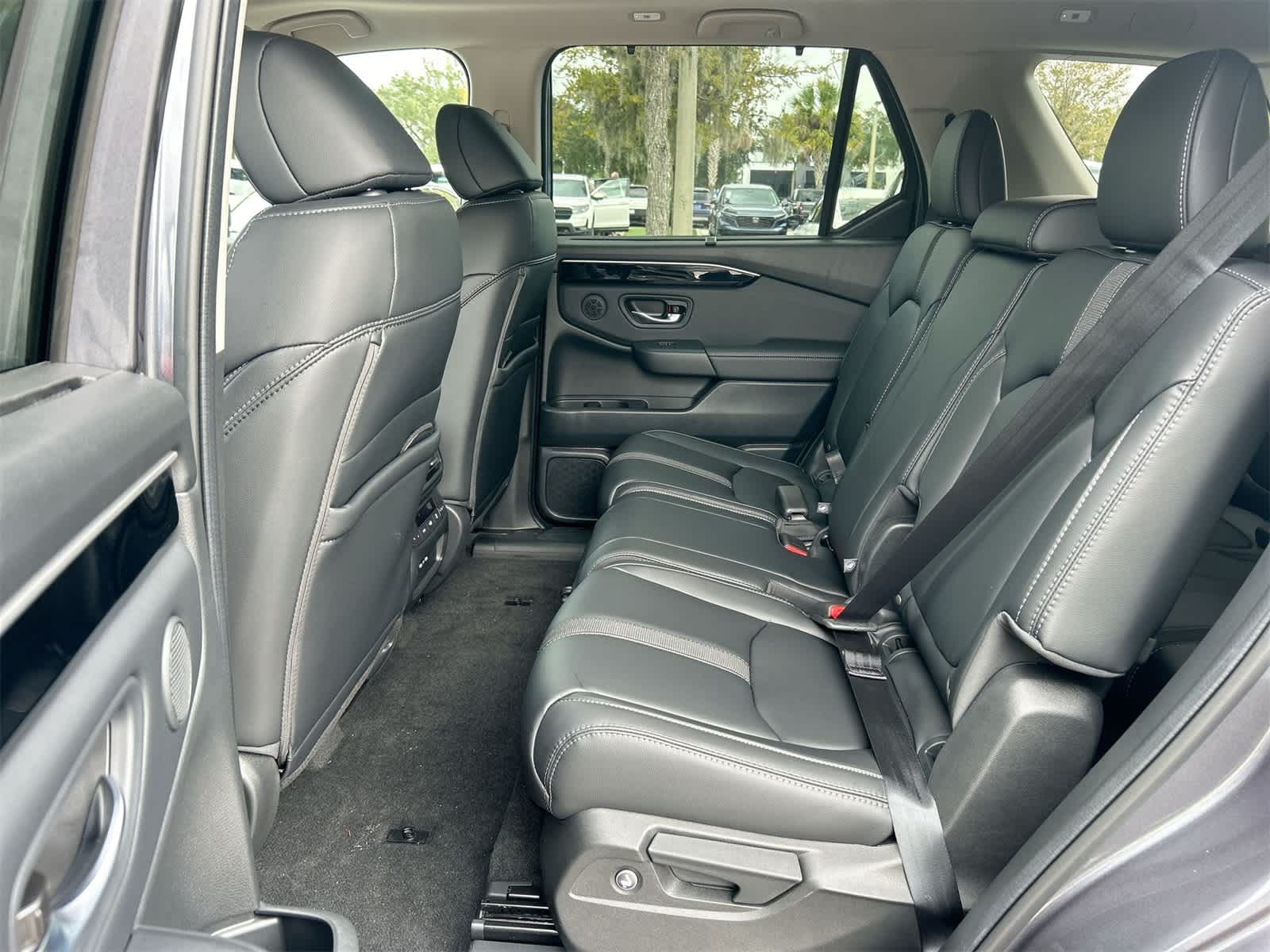 Thumbnail: 2025 Honda Pilot - 16