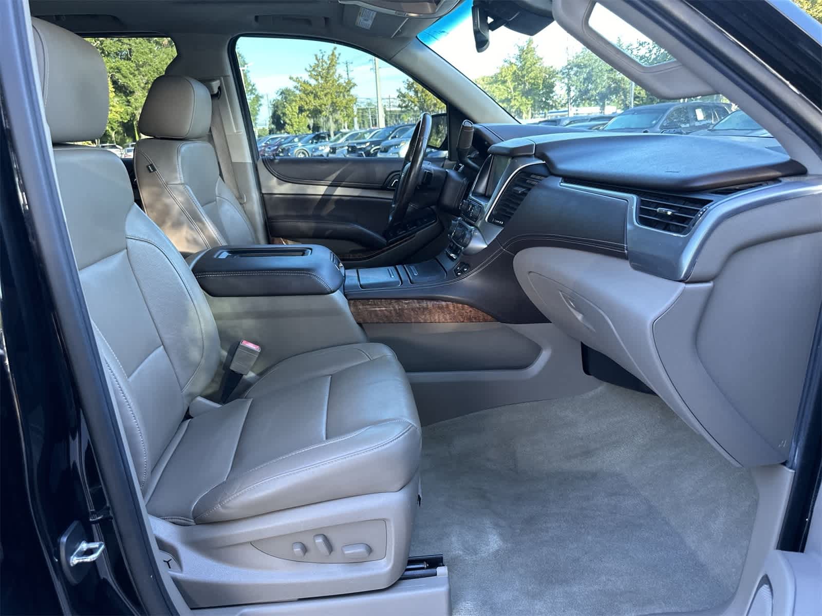 Thumbnail: 2016 Chevrolet Tahoe - 17