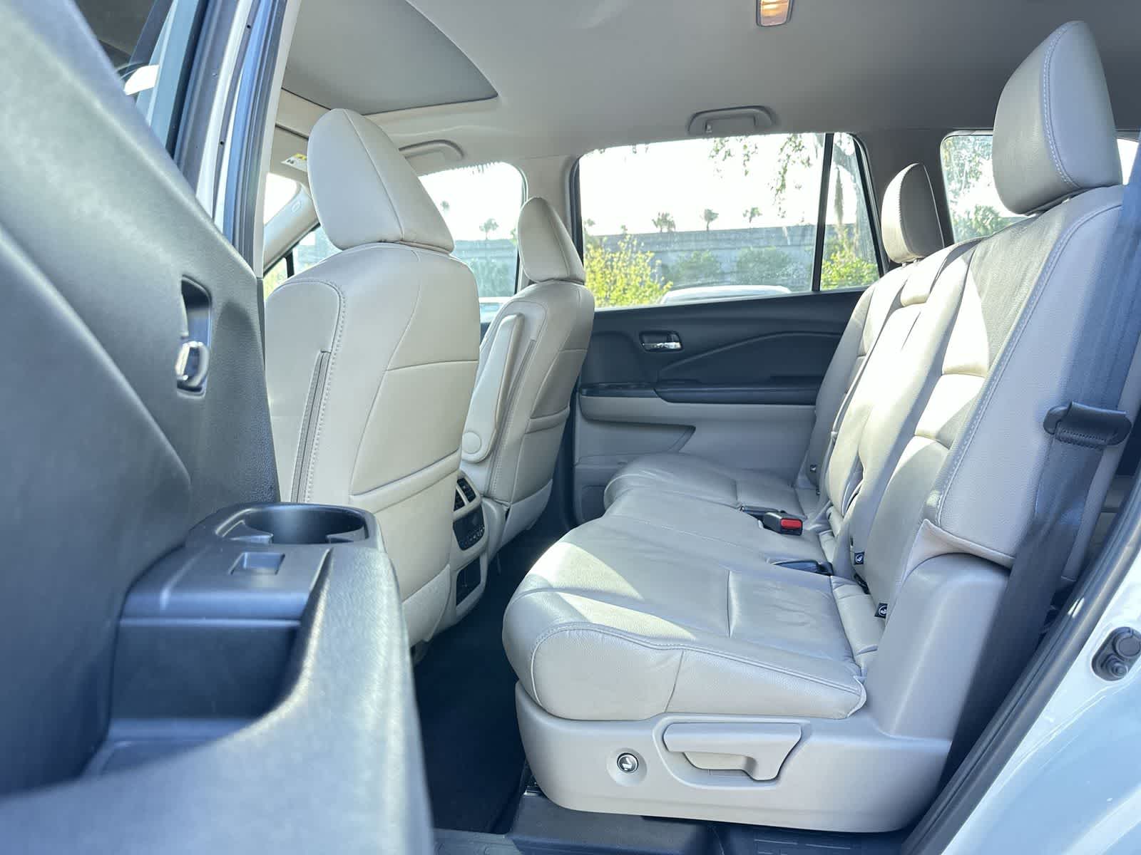 Thumbnail: 2018 Honda Pilot - 16