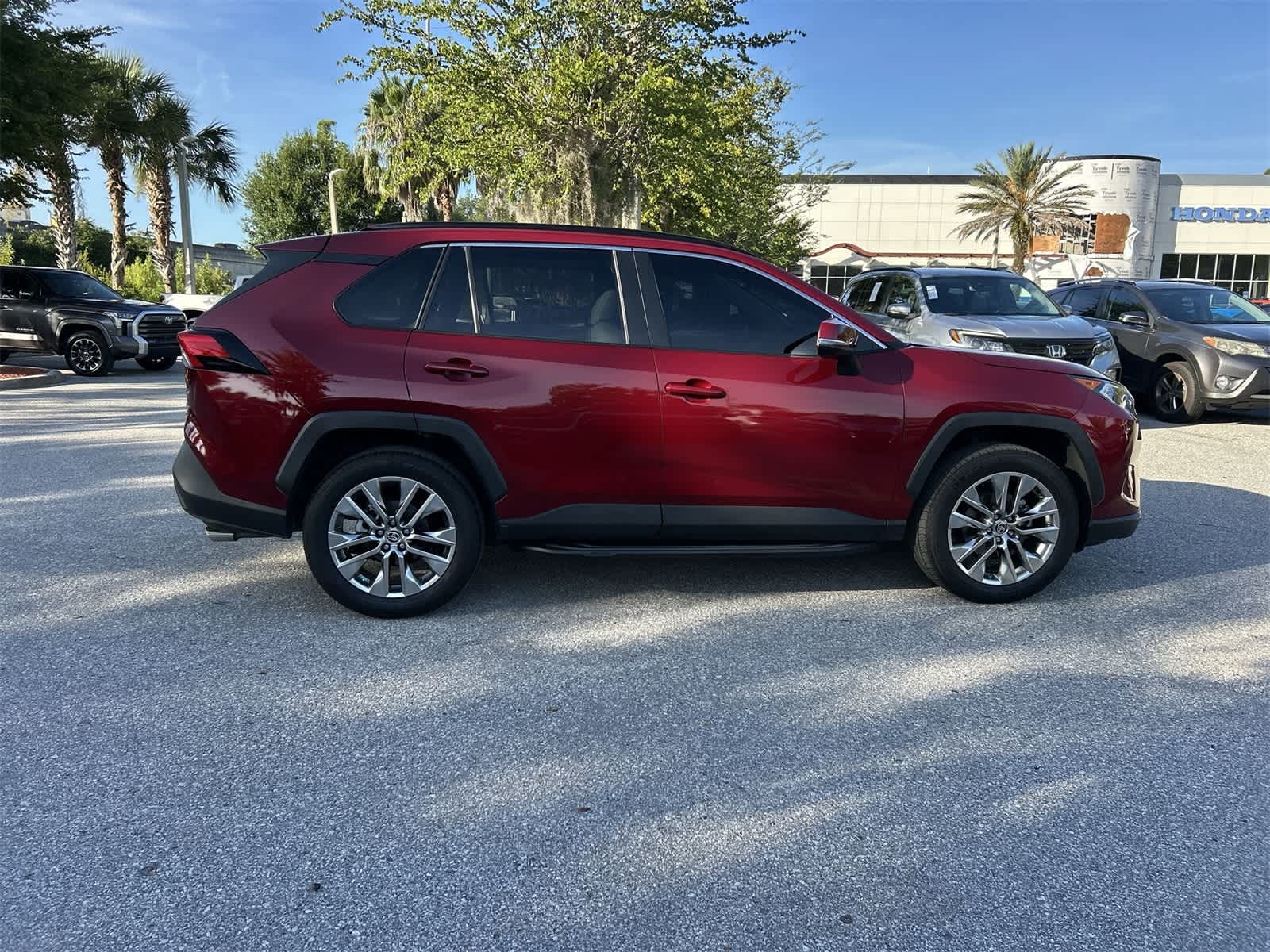 Thumbnail: 2020 Toyota RAV4 - 7