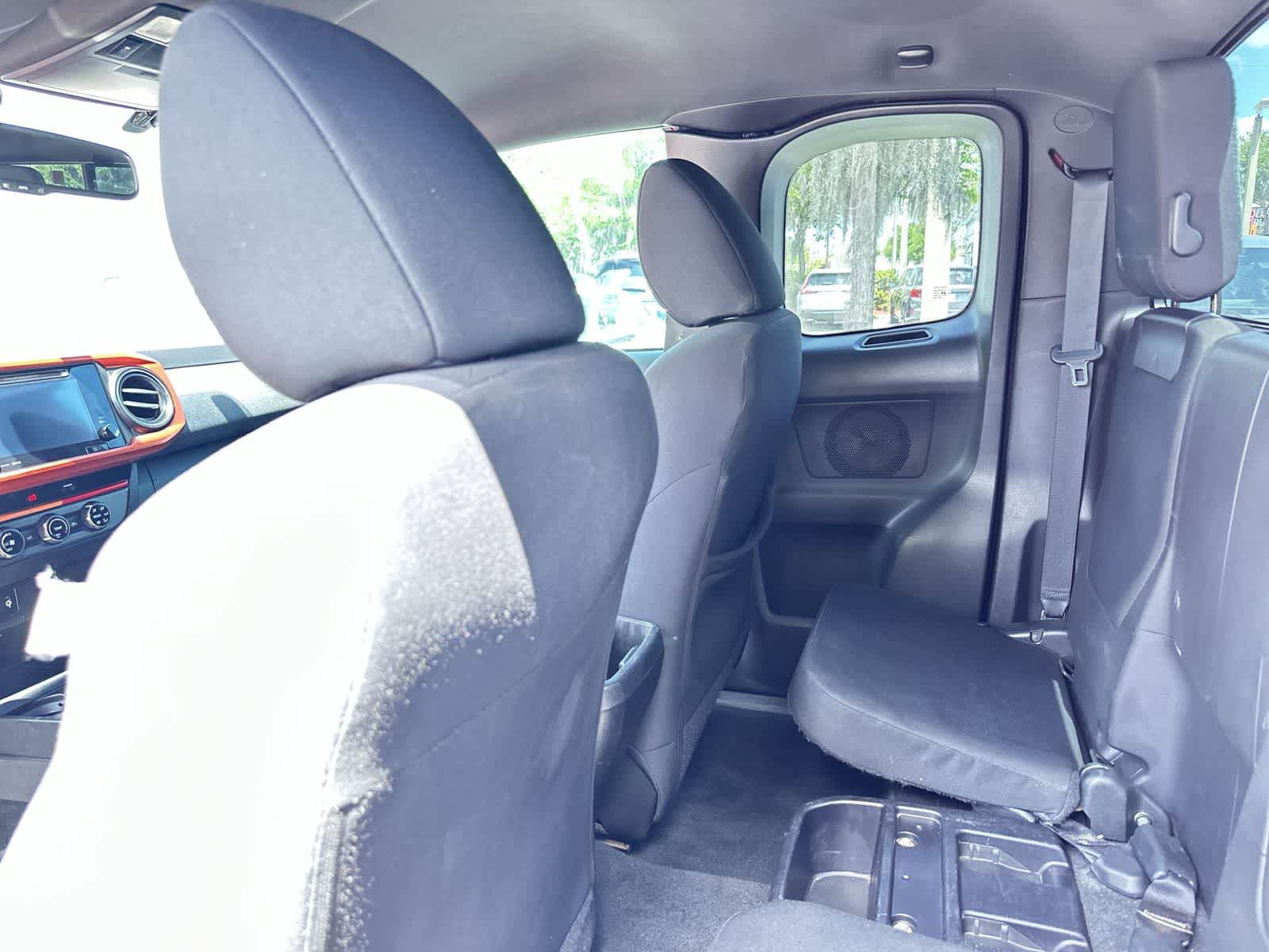 Thumbnail: 2016 Toyota Tacoma - 14