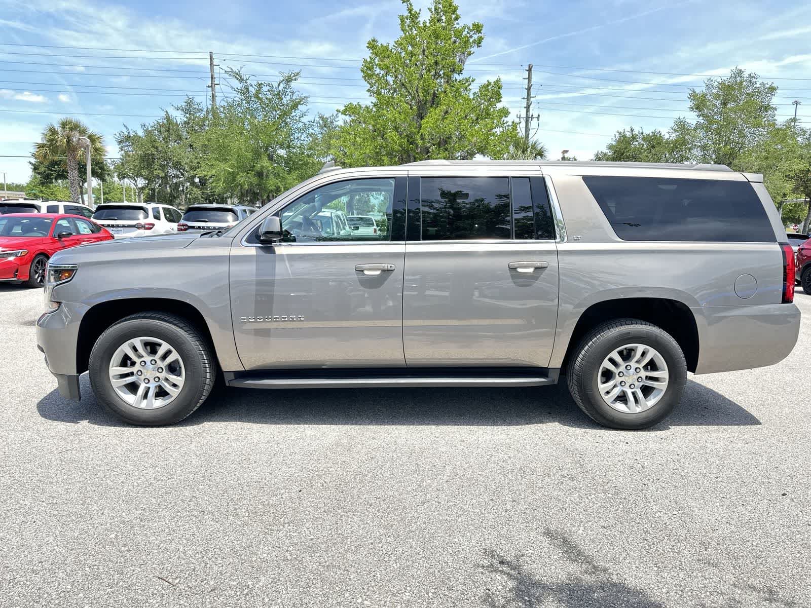 Thumbnail: 2017 Chevrolet Suburban - 3