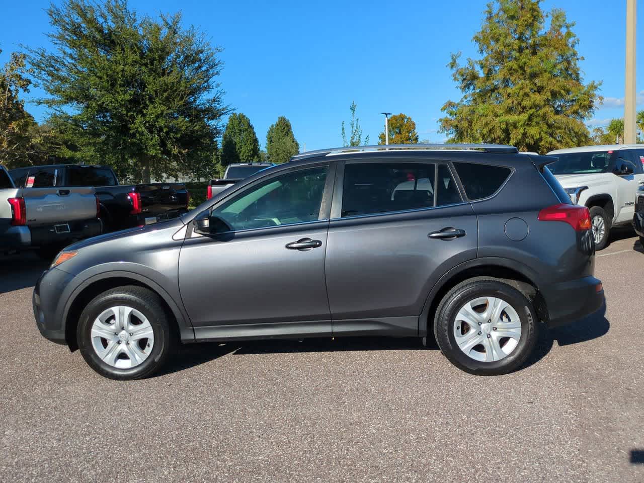 Thumbnail: 2015 Toyota RAV4 - 3