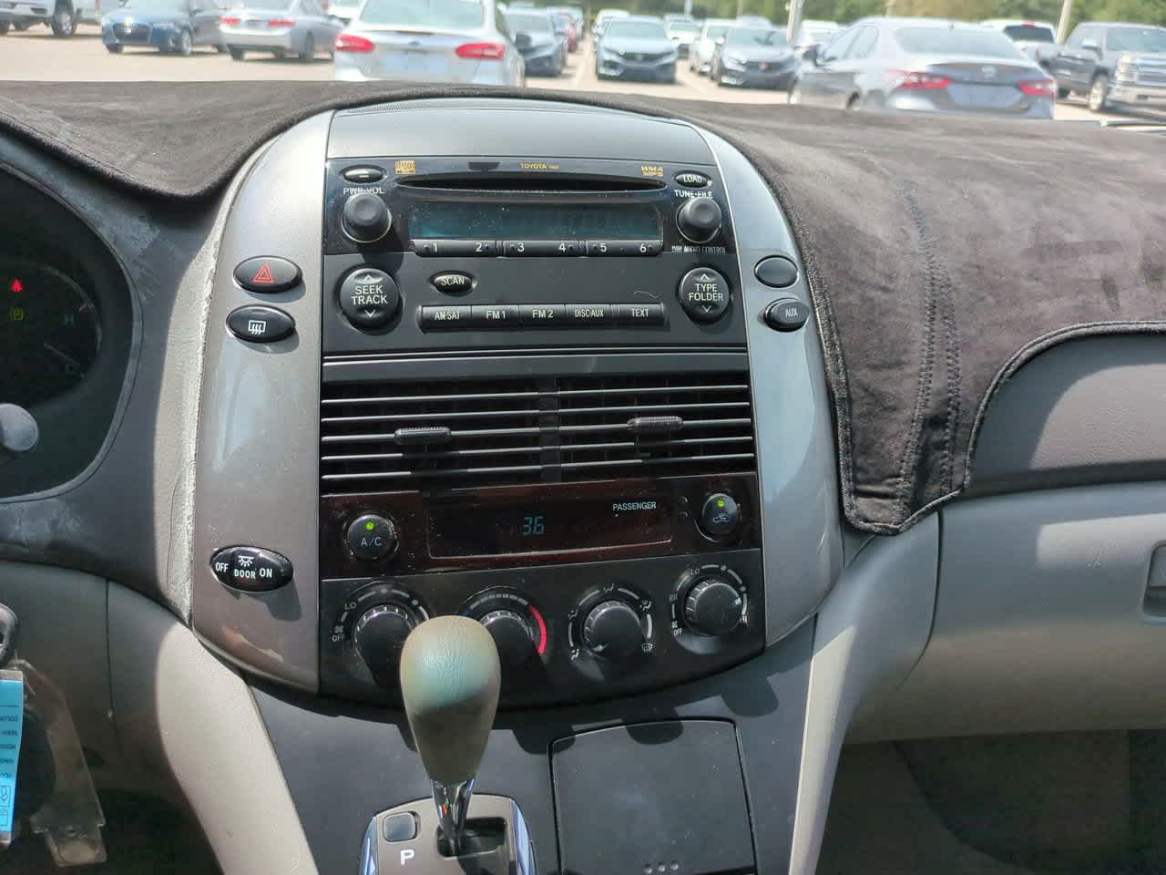 Thumbnail: 2008 Toyota Sienna - 12