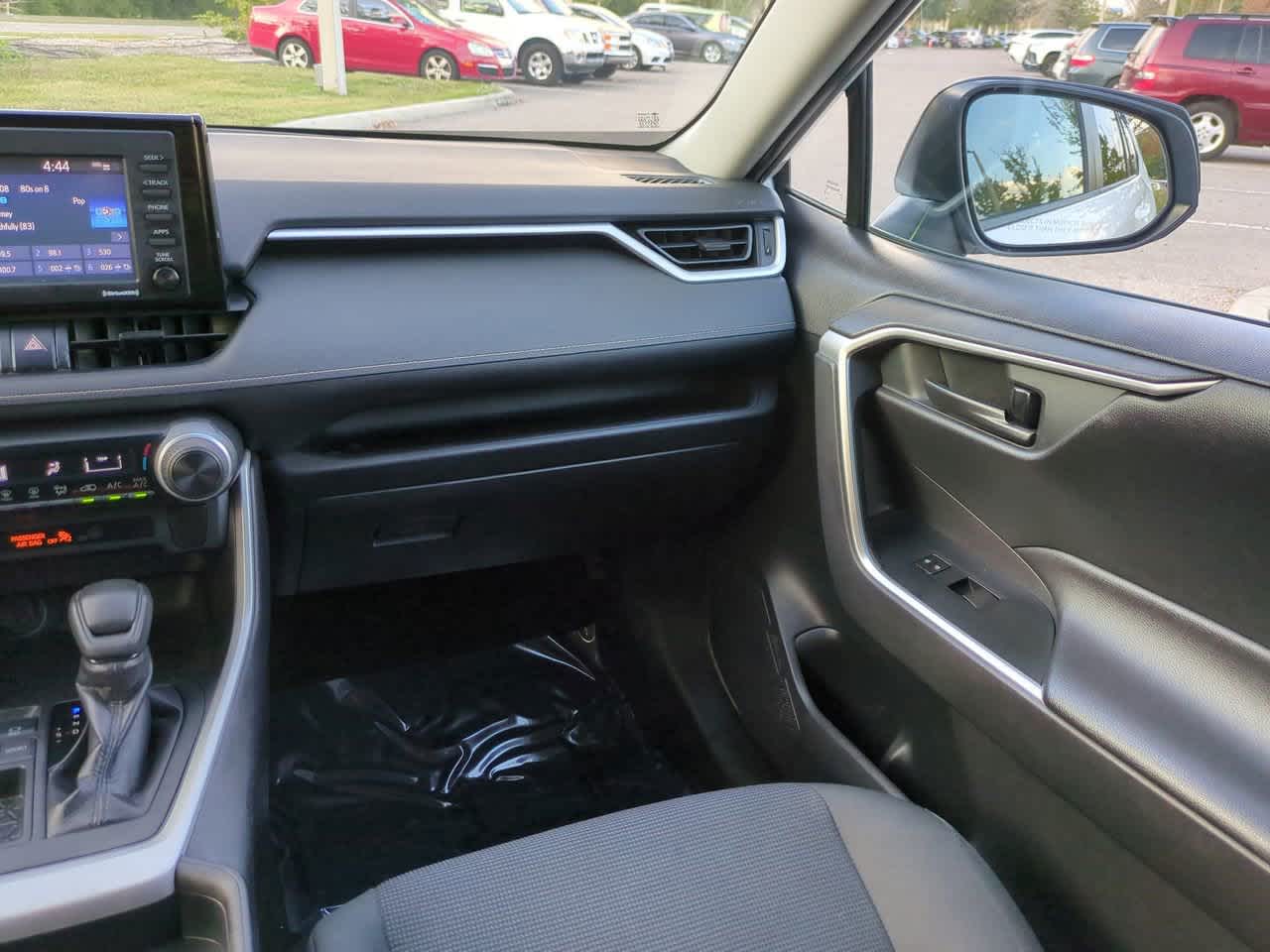 Thumbnail: 2020 Toyota RAV4 - 16