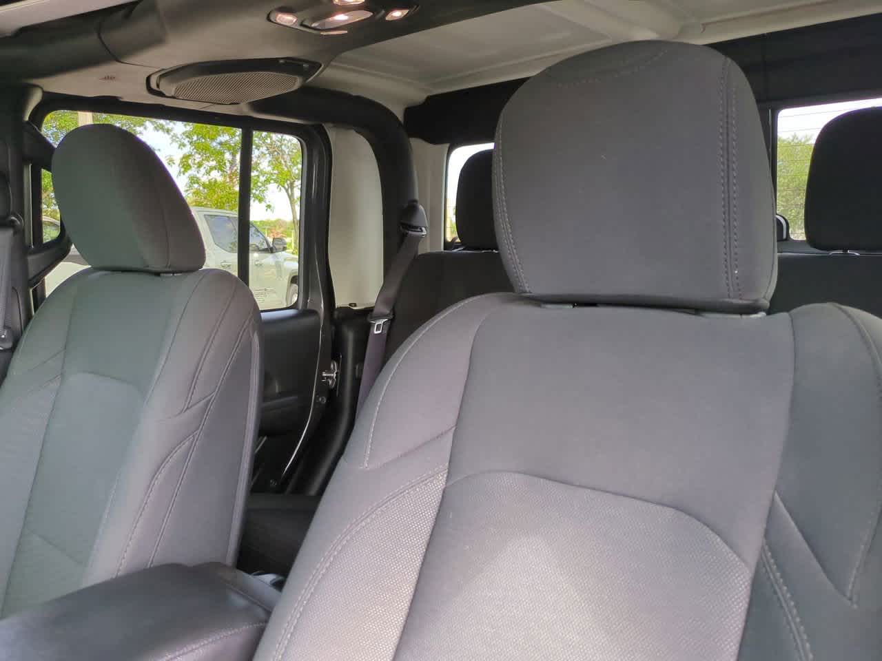 Thumbnail: 2020 Jeep Gladiator - 8