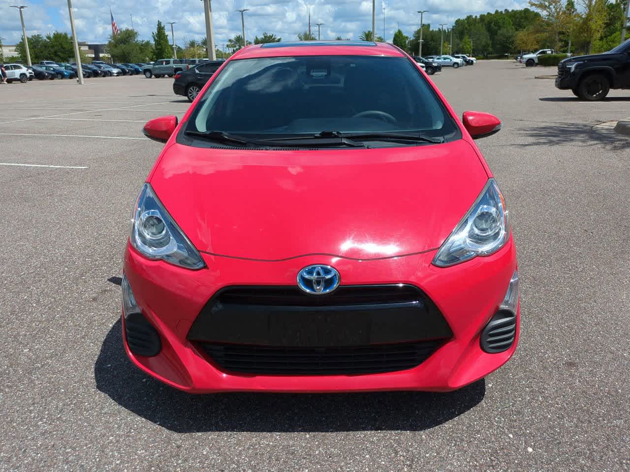 Thumbnail: 2016 Toyota Prius c - 9