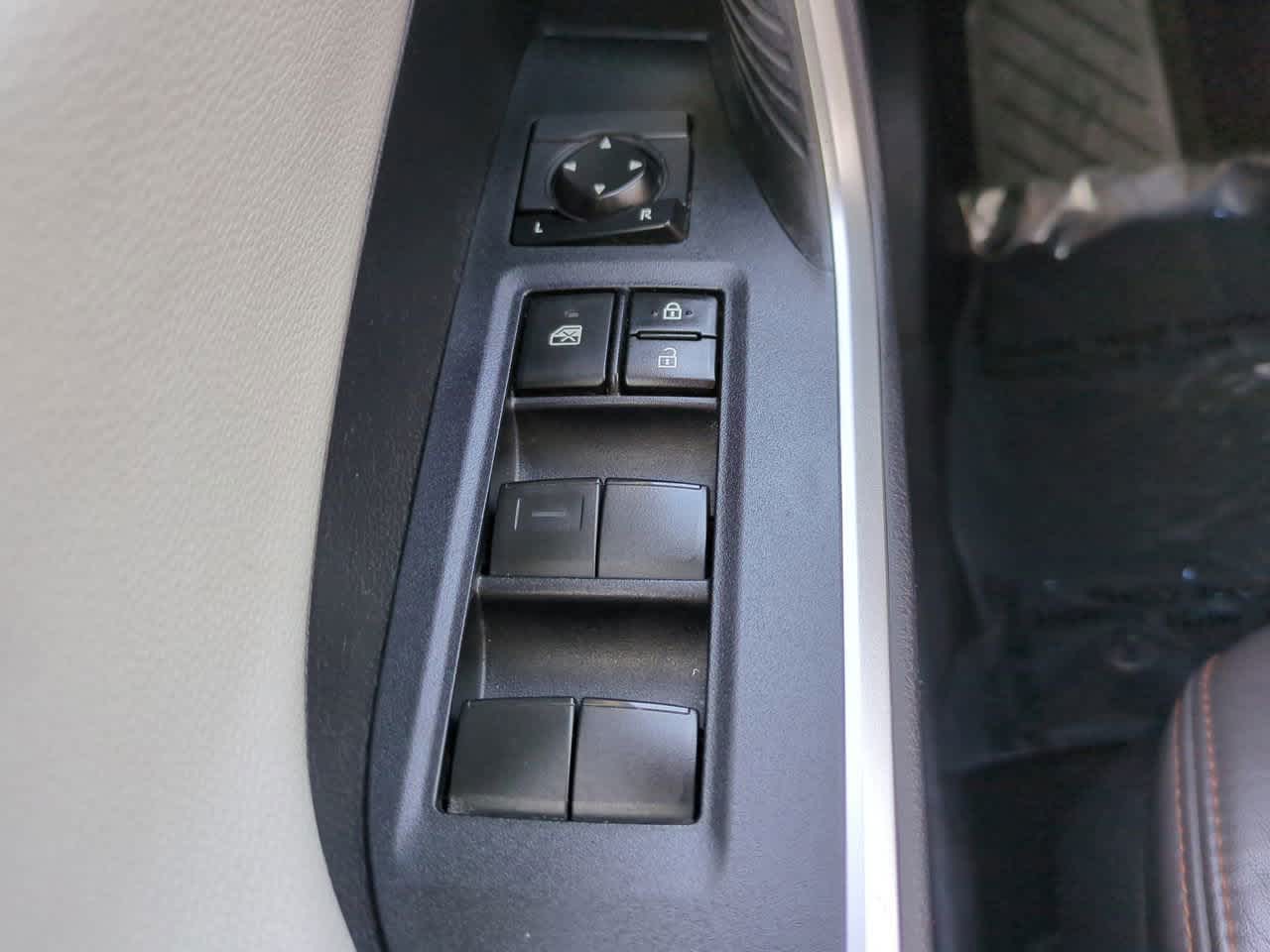 Thumbnail: 2020 Toyota RAV4 - 21