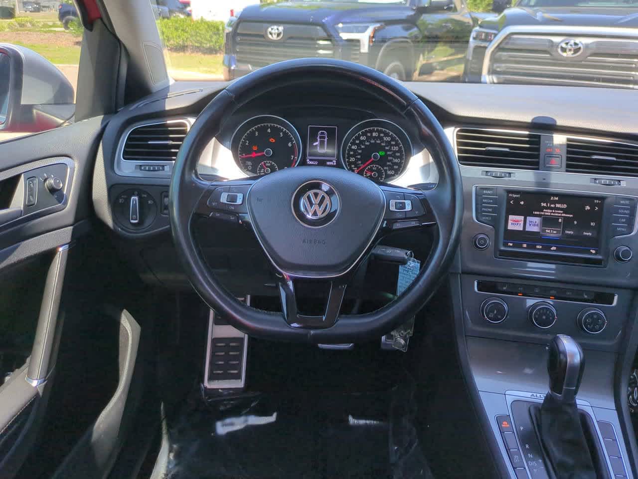 Thumbnail: 2017 Volkswagen Golf - 15