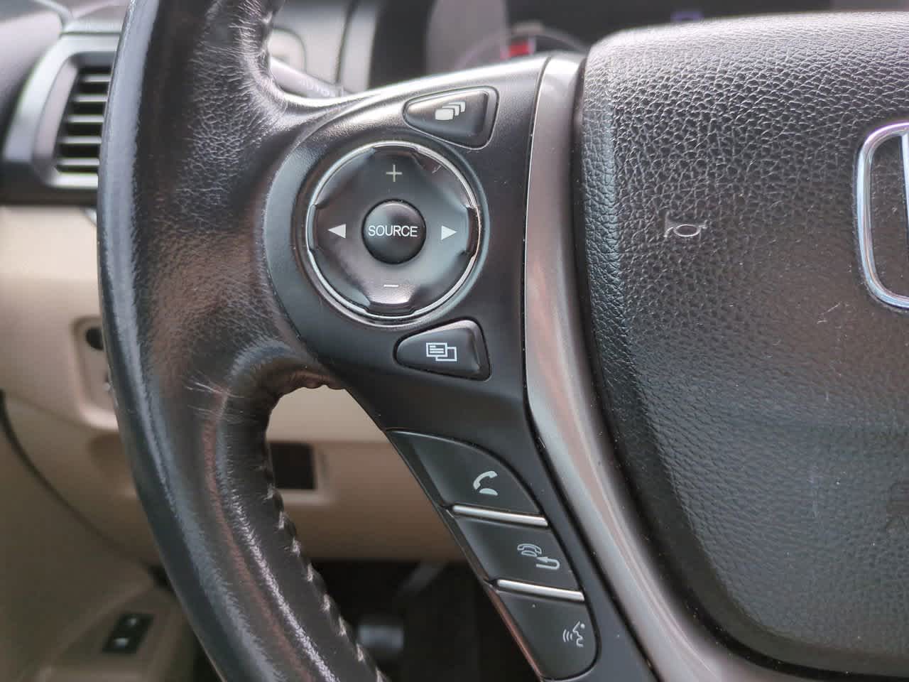 Thumbnail: 2017 Honda Pilot - 25