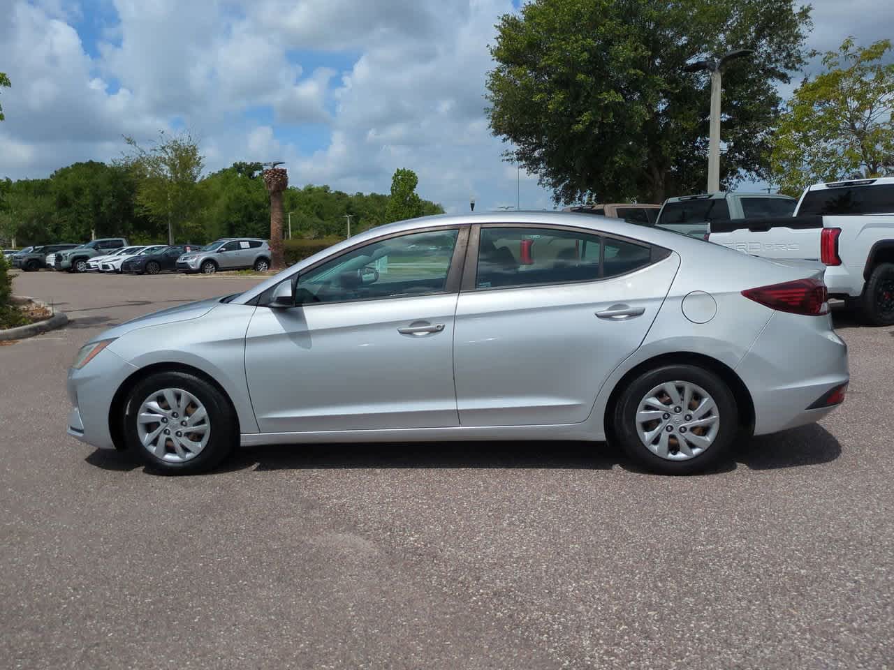 Thumbnail: 2019 Hyundai Elantra - 3