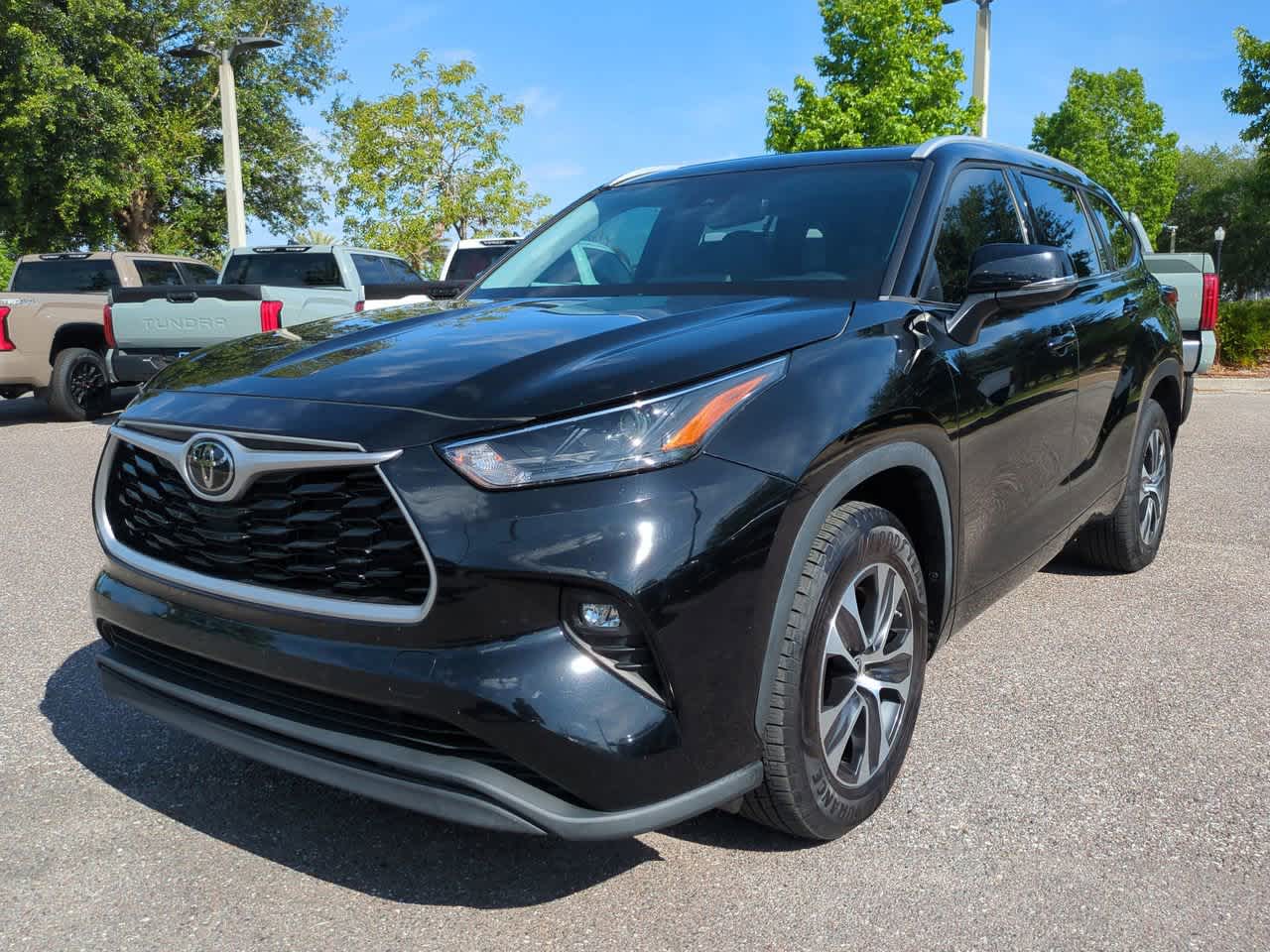 Thumbnail: 2022 Toyota Highlander - 2