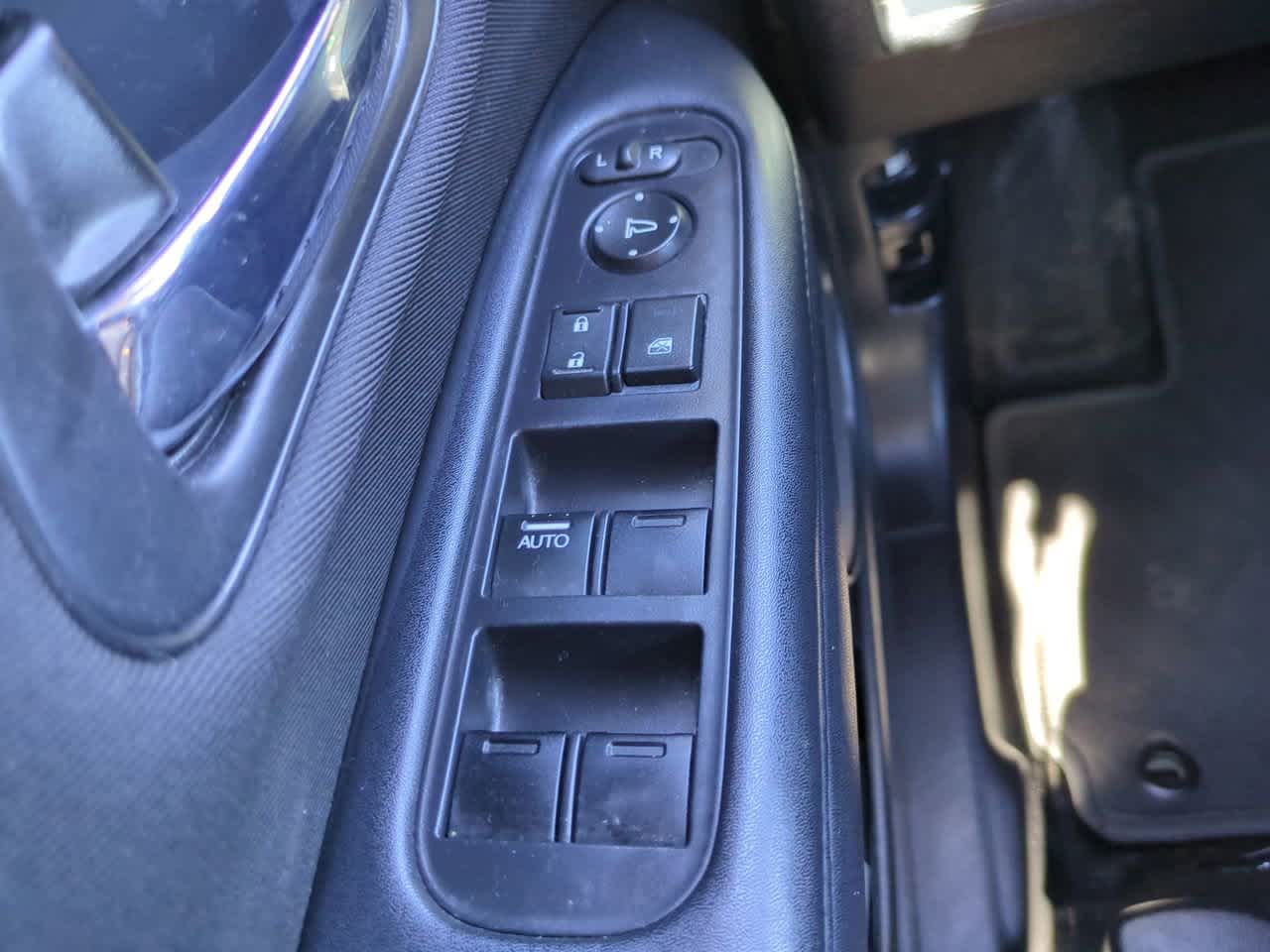 Thumbnail: 2018 Honda HR-V - 21