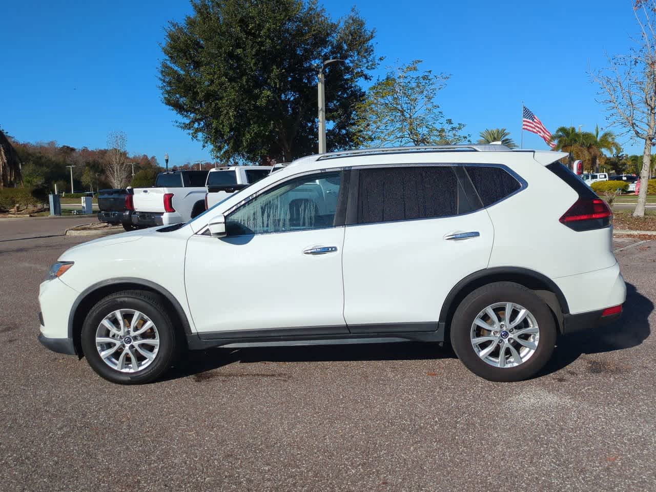 Thumbnail: 2019 Nissan Rogue - 3