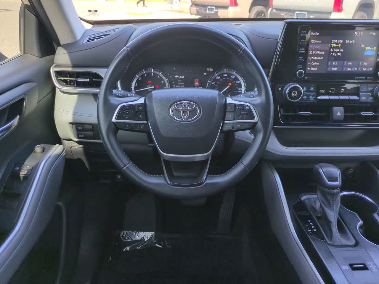 Thumbnail: 2022 Toyota Highlander - 16