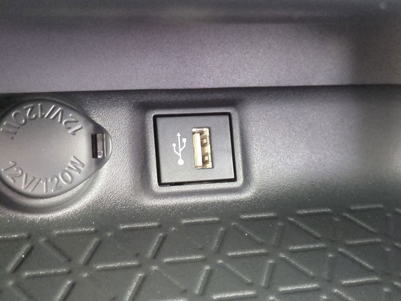 Thumbnail: 2025 Toyota RAV4 - 21