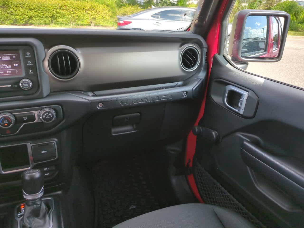 Thumbnail: 2018 Jeep Wrangler - 16