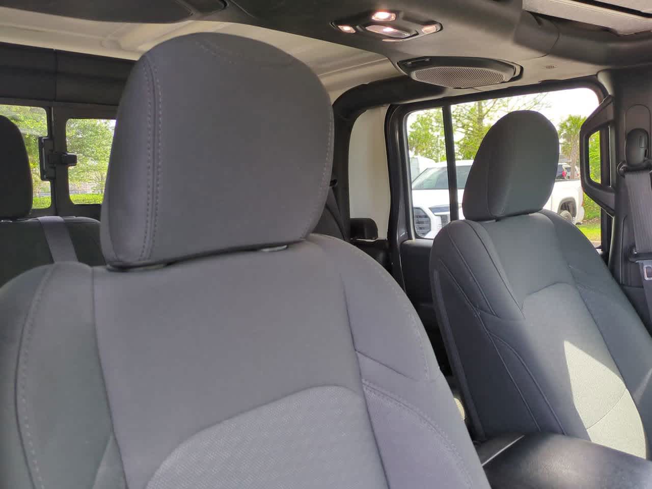 Thumbnail: 2020 Jeep Gladiator - 7