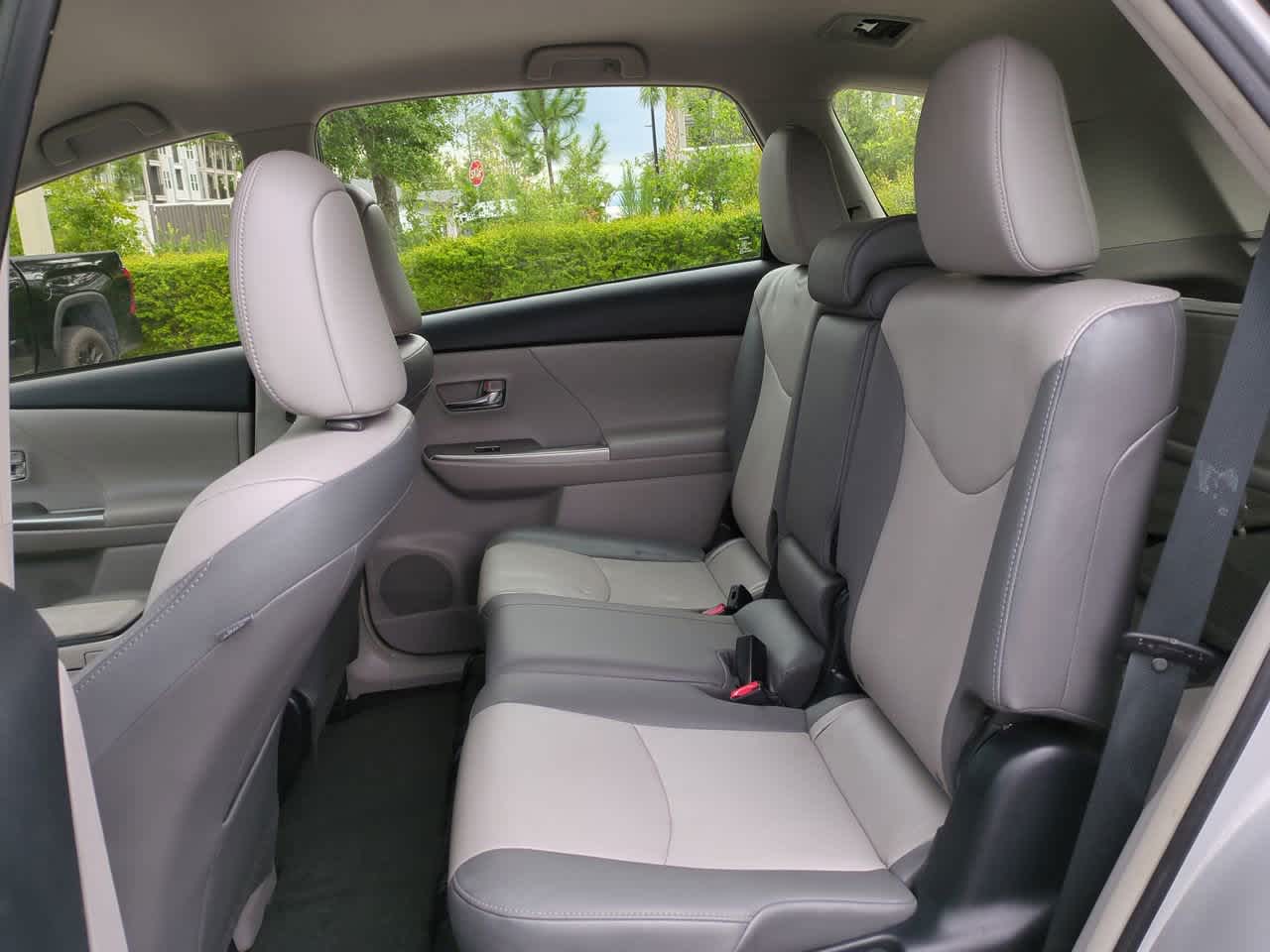 Thumbnail: 2015 Toyota Prius v - 13