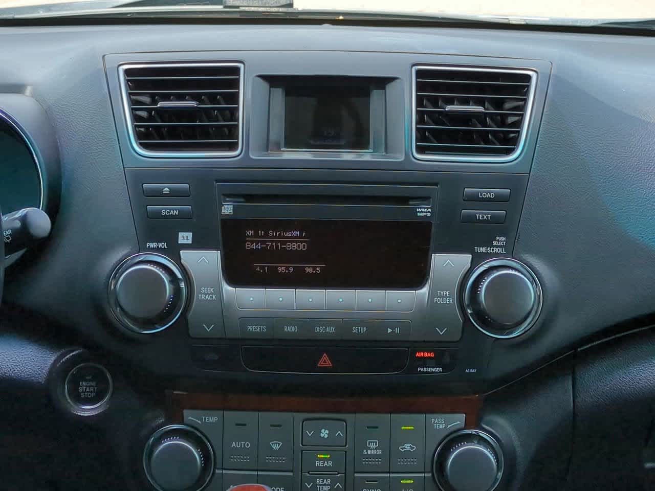 Thumbnail: 2011 Toyota Highlander - 18