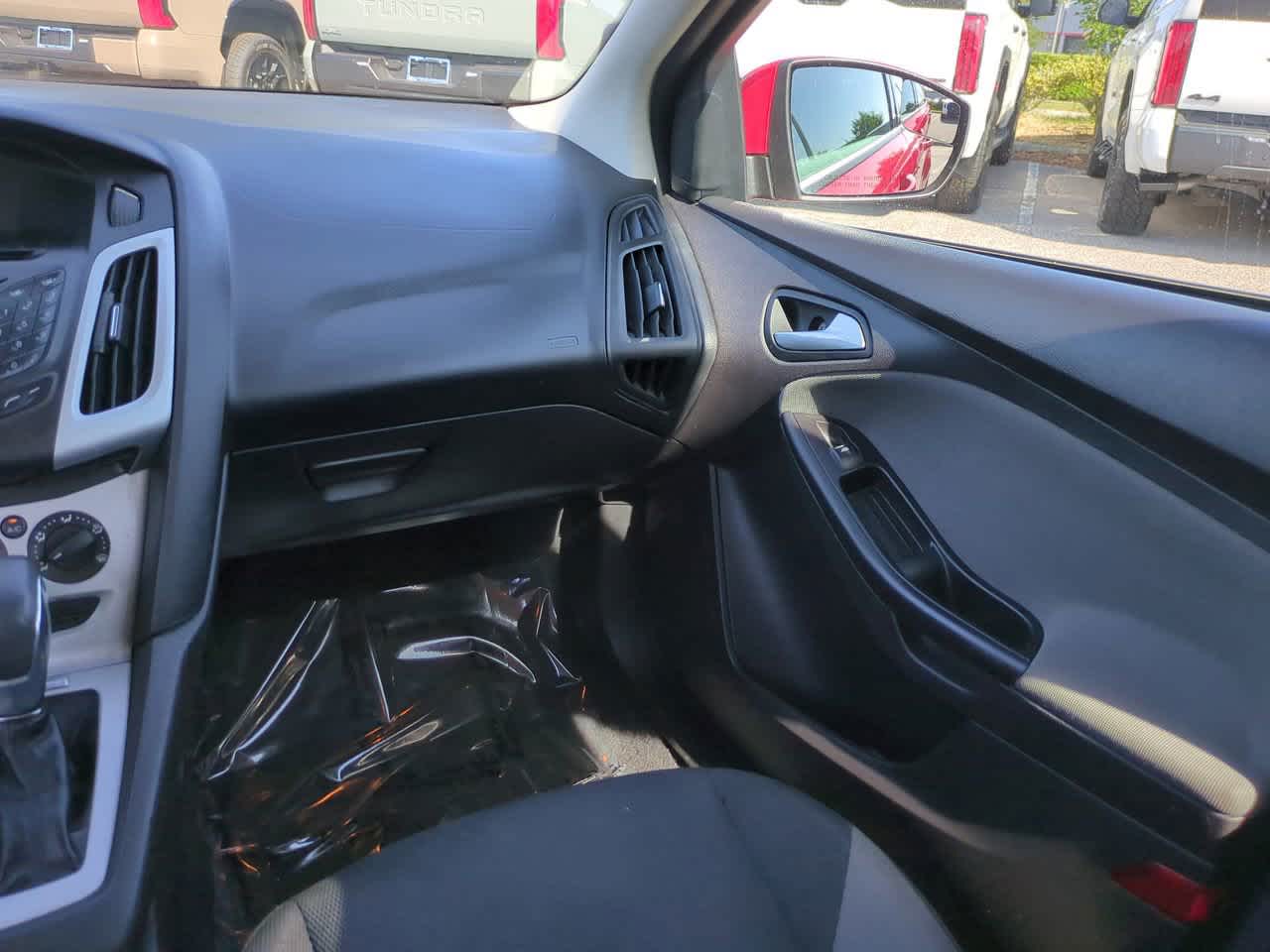 Thumbnail: 2014 Ford Focus - 16