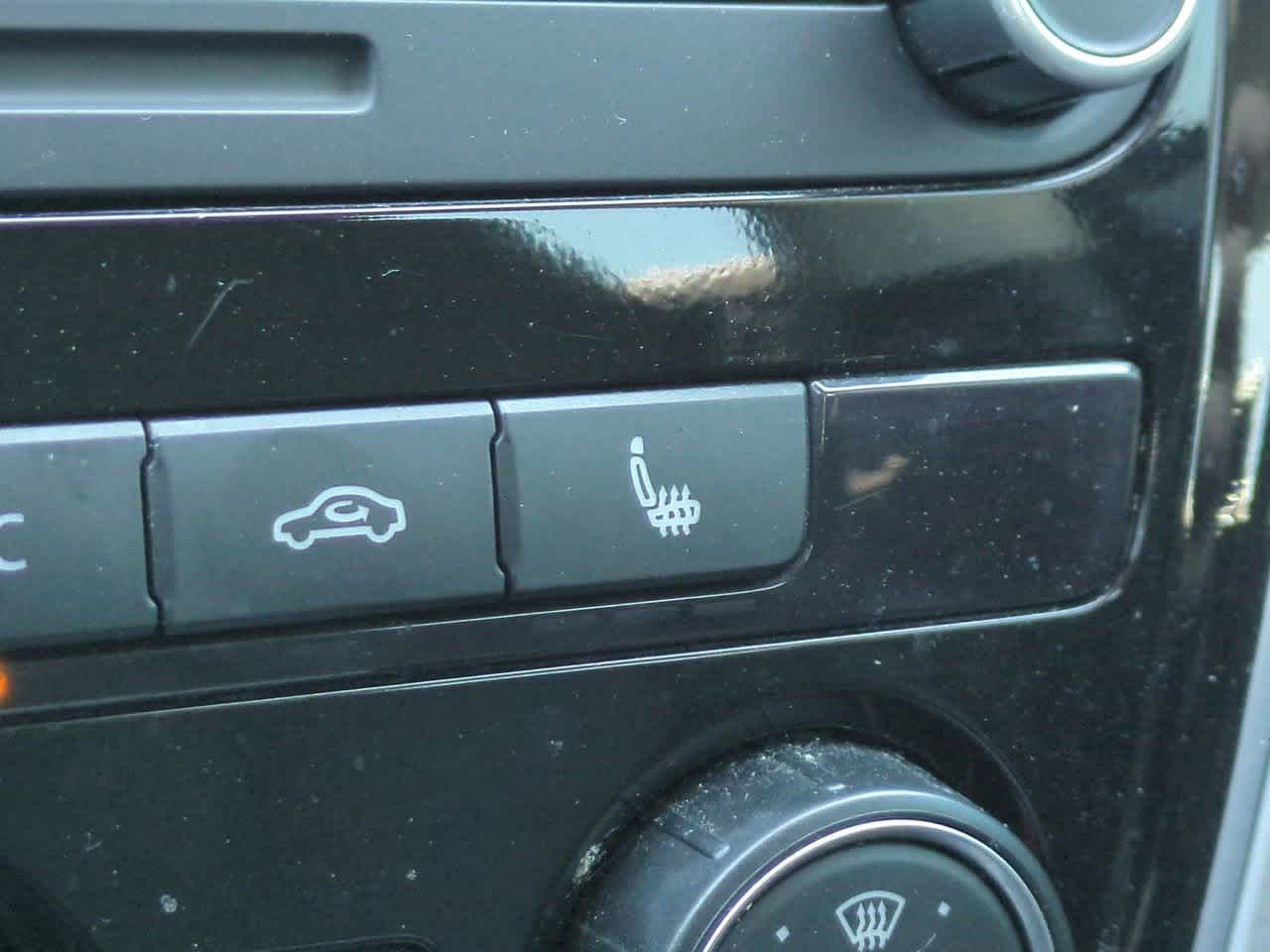 Thumbnail: 2013 Volkswagen Passat - 19