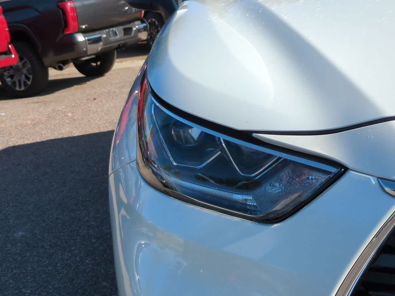 Thumbnail: 2022 Toyota Highlander - 10